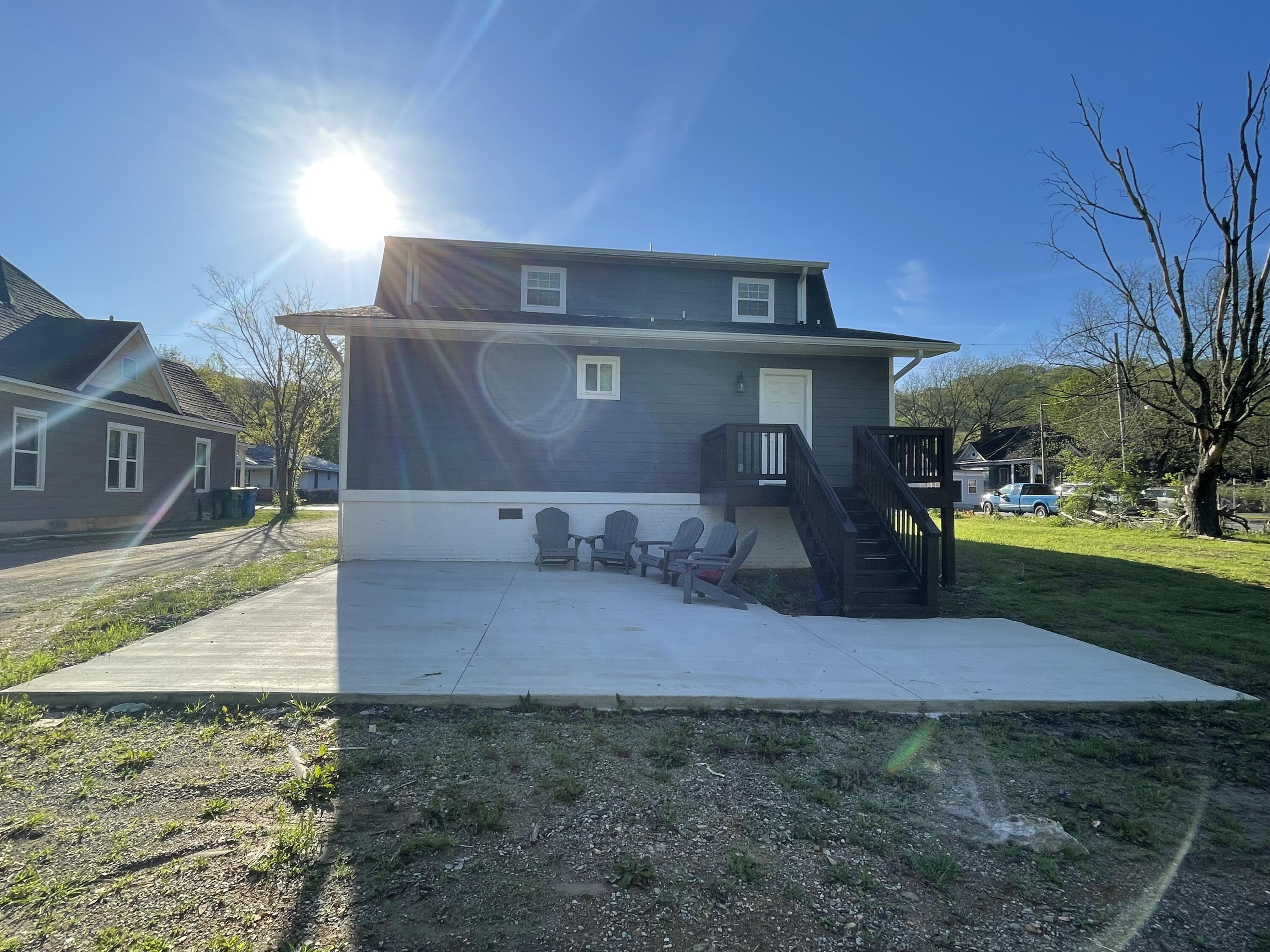 2707 N Chamberlain Avenue