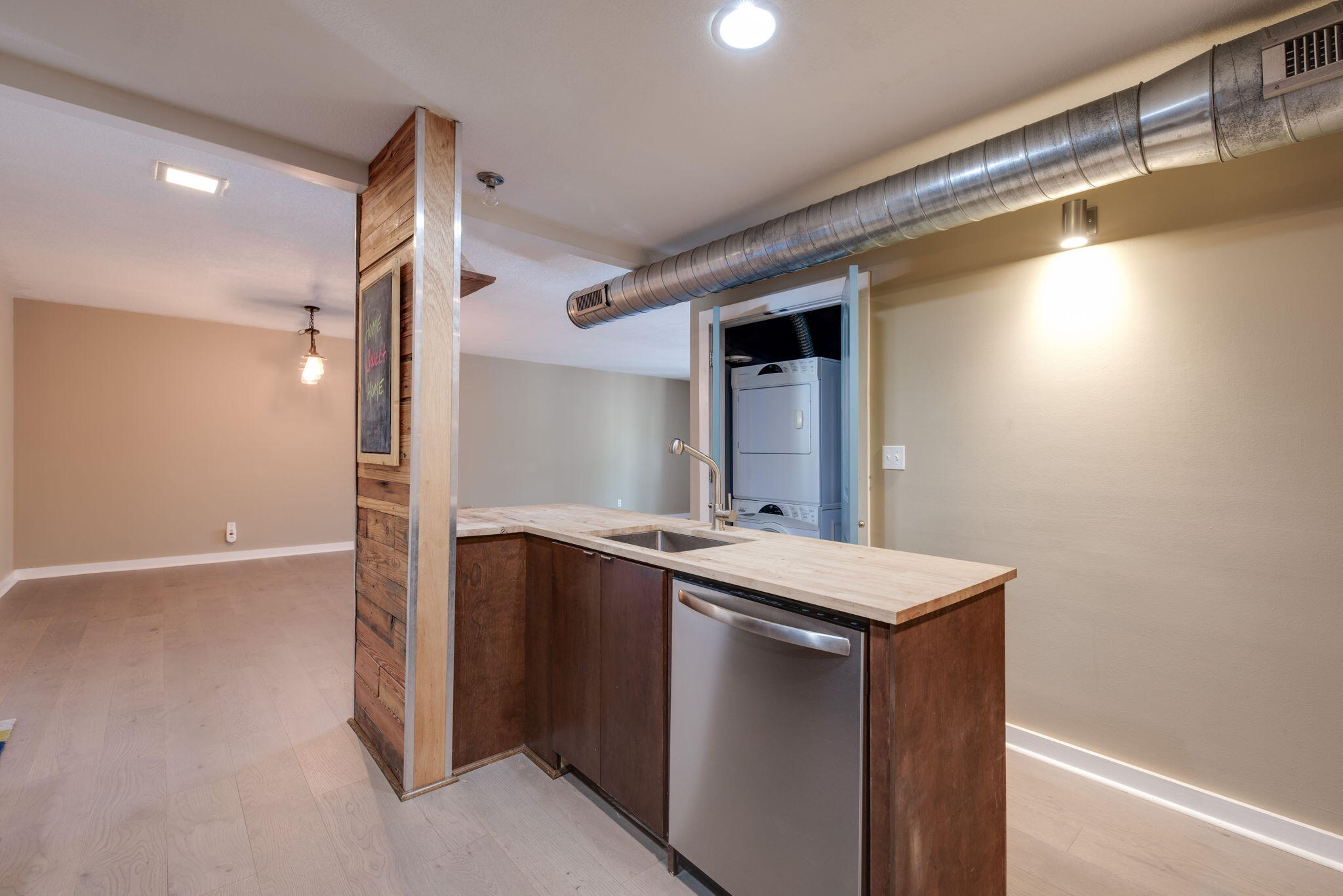 566 River Street