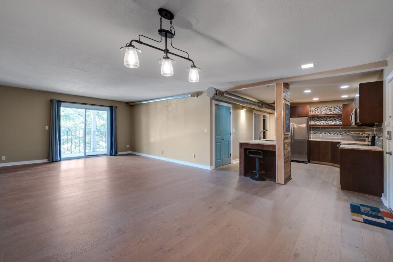 566 River Street