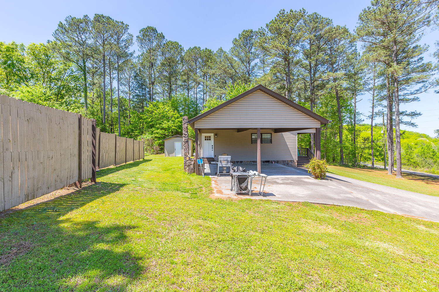 2140 E Emerson Road