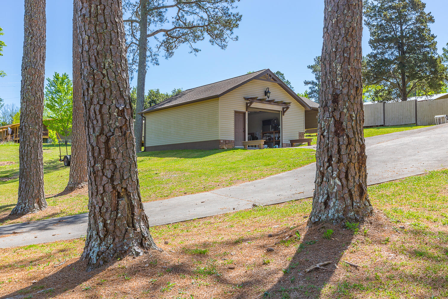 2140 E Emerson Road