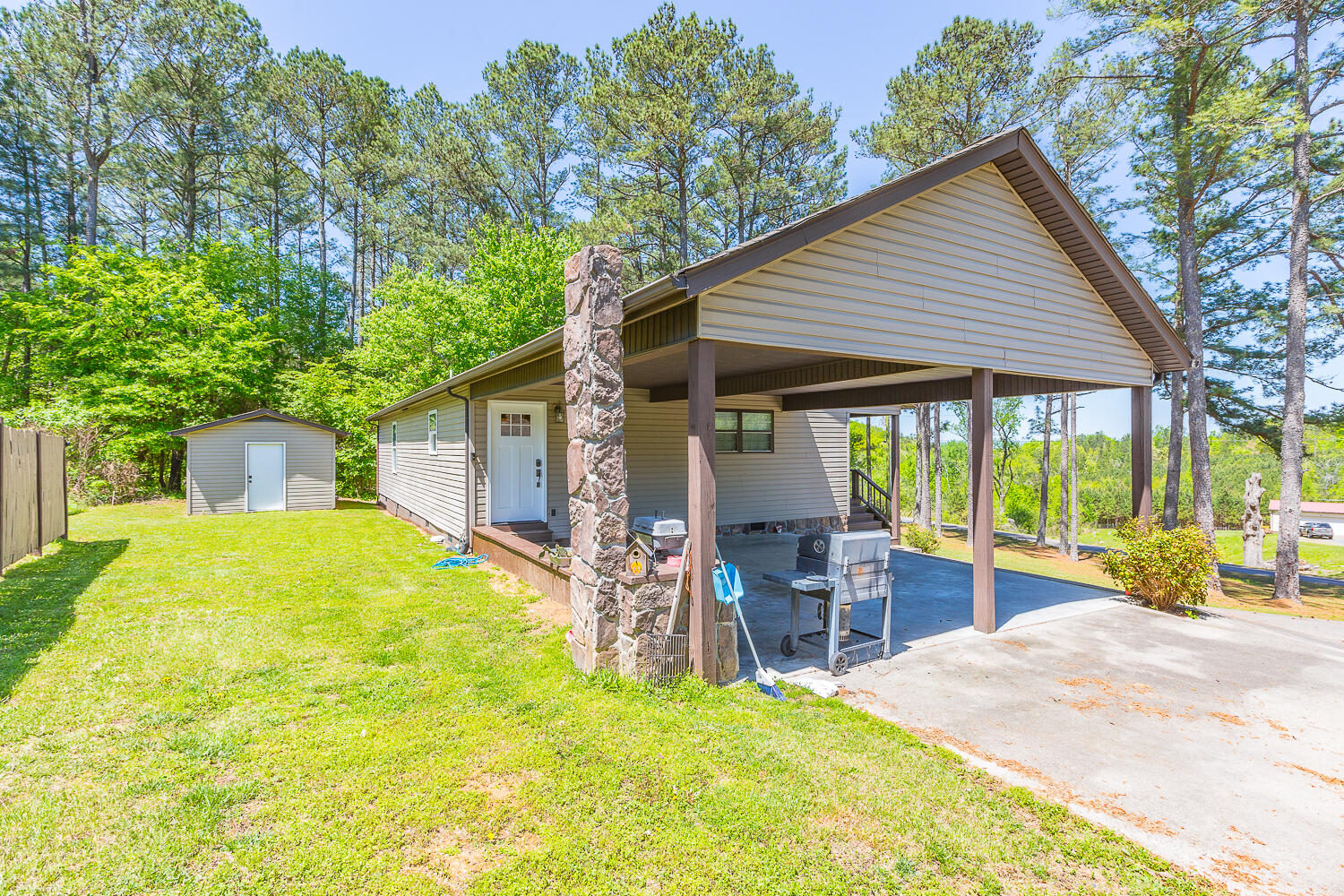 2140 E Emerson Road