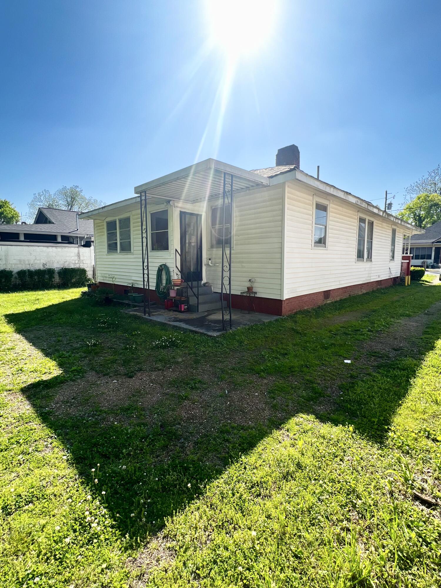 2716 N Chamberlain Avenue