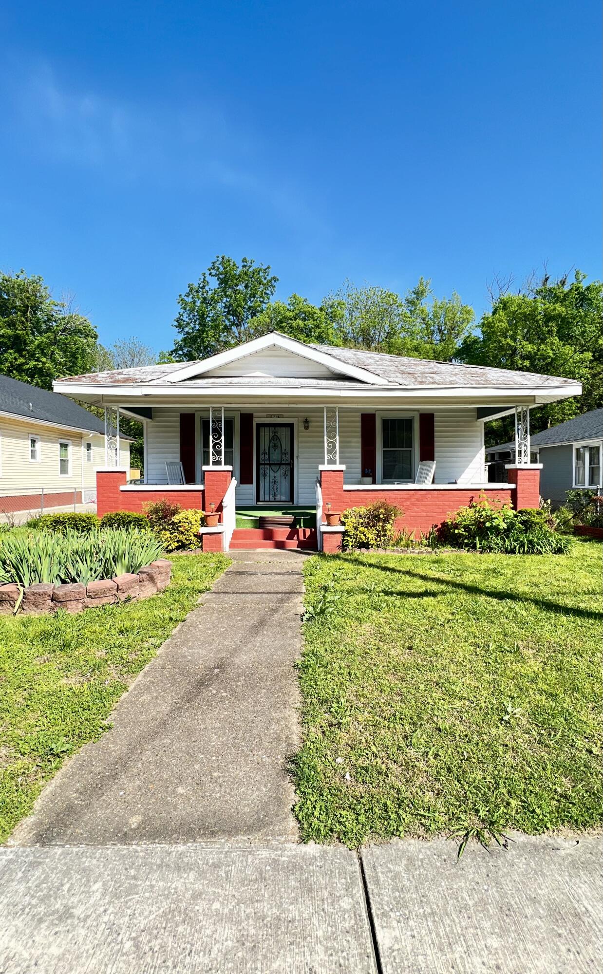 2716 N Chamberlain Avenue