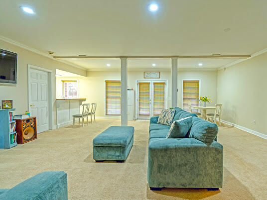 5800 Rainbow Springs Drive