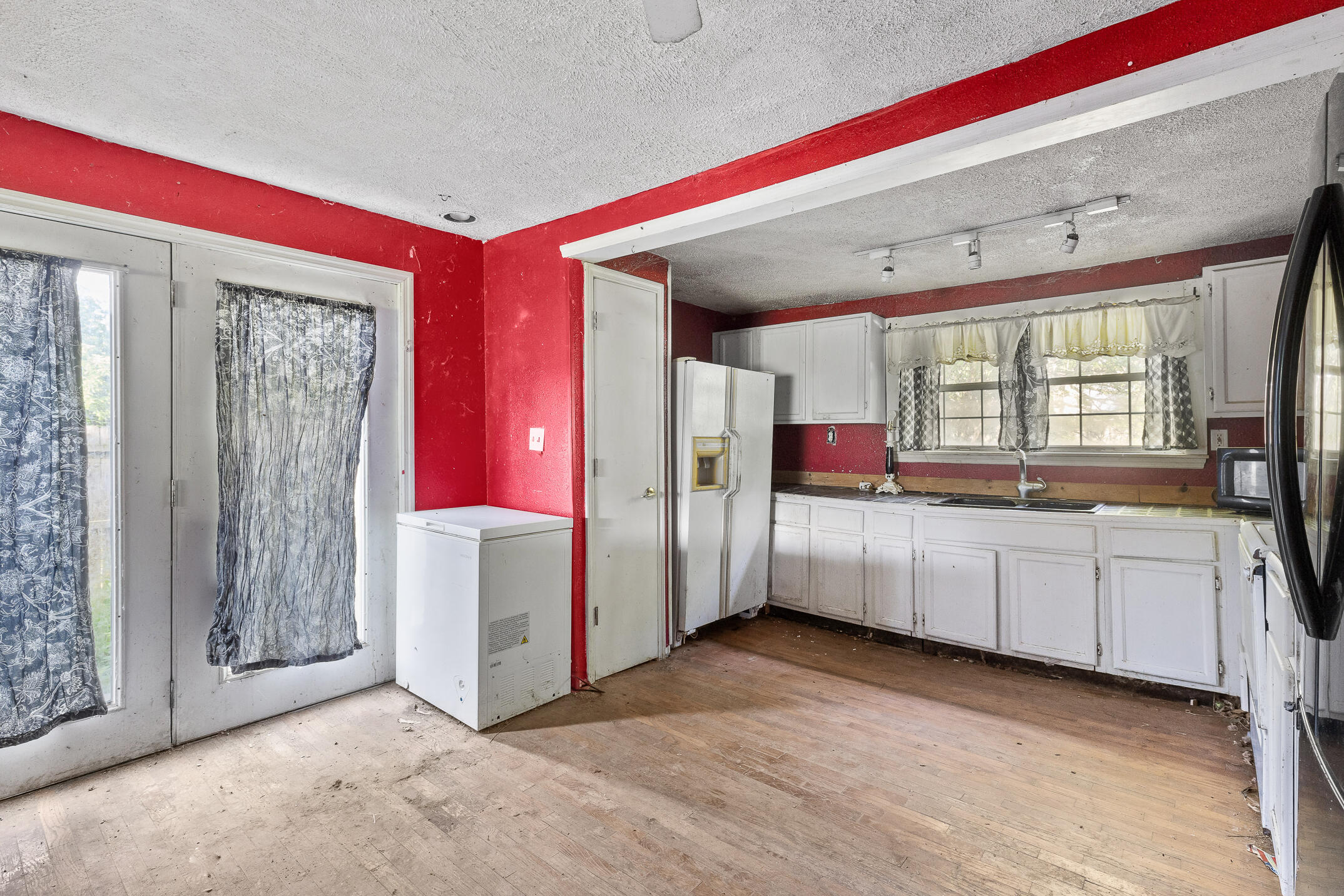 272 W Cove Road