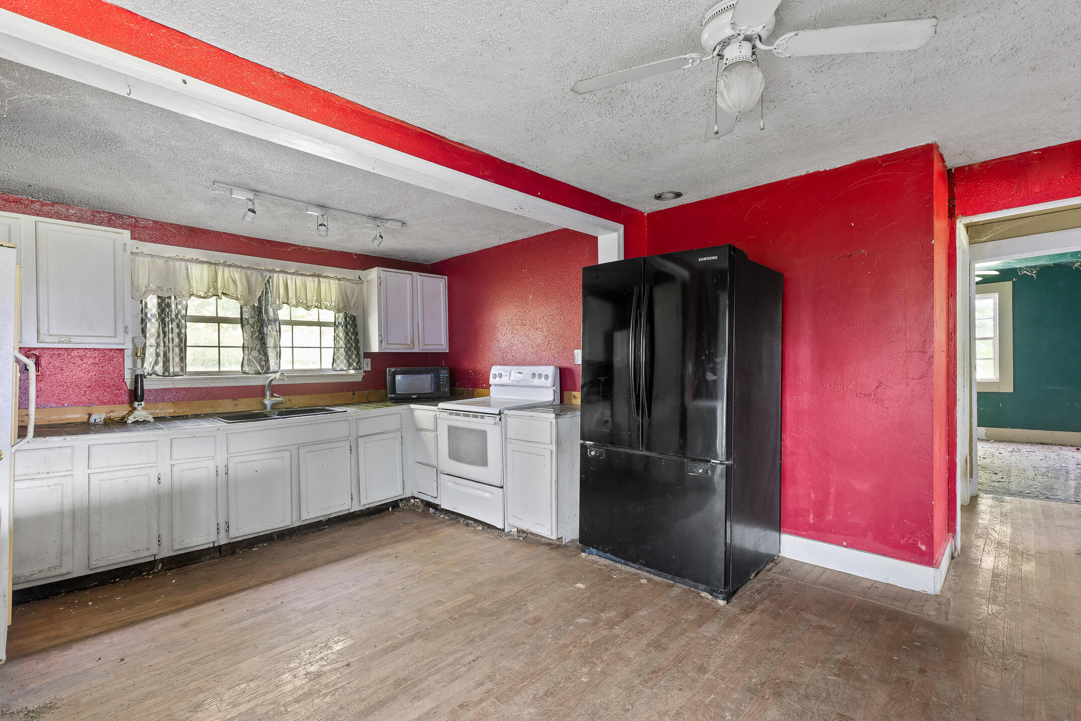 272 W Cove Road