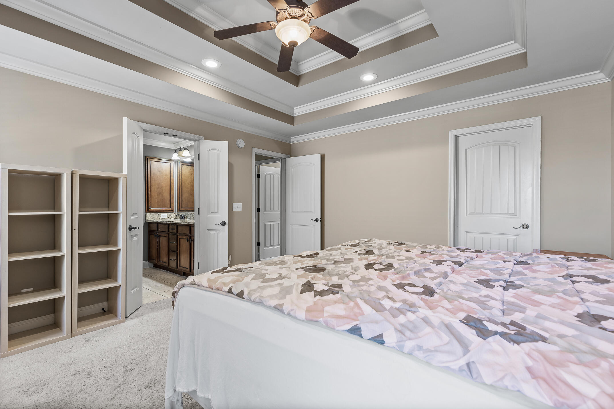 6696 Kenton Ridge Circle