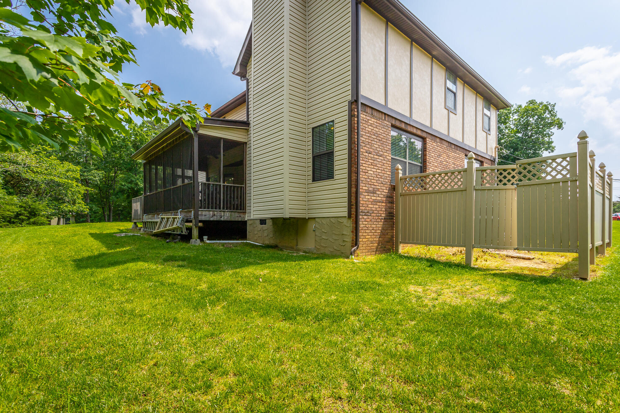 919 Rose Marie Court
