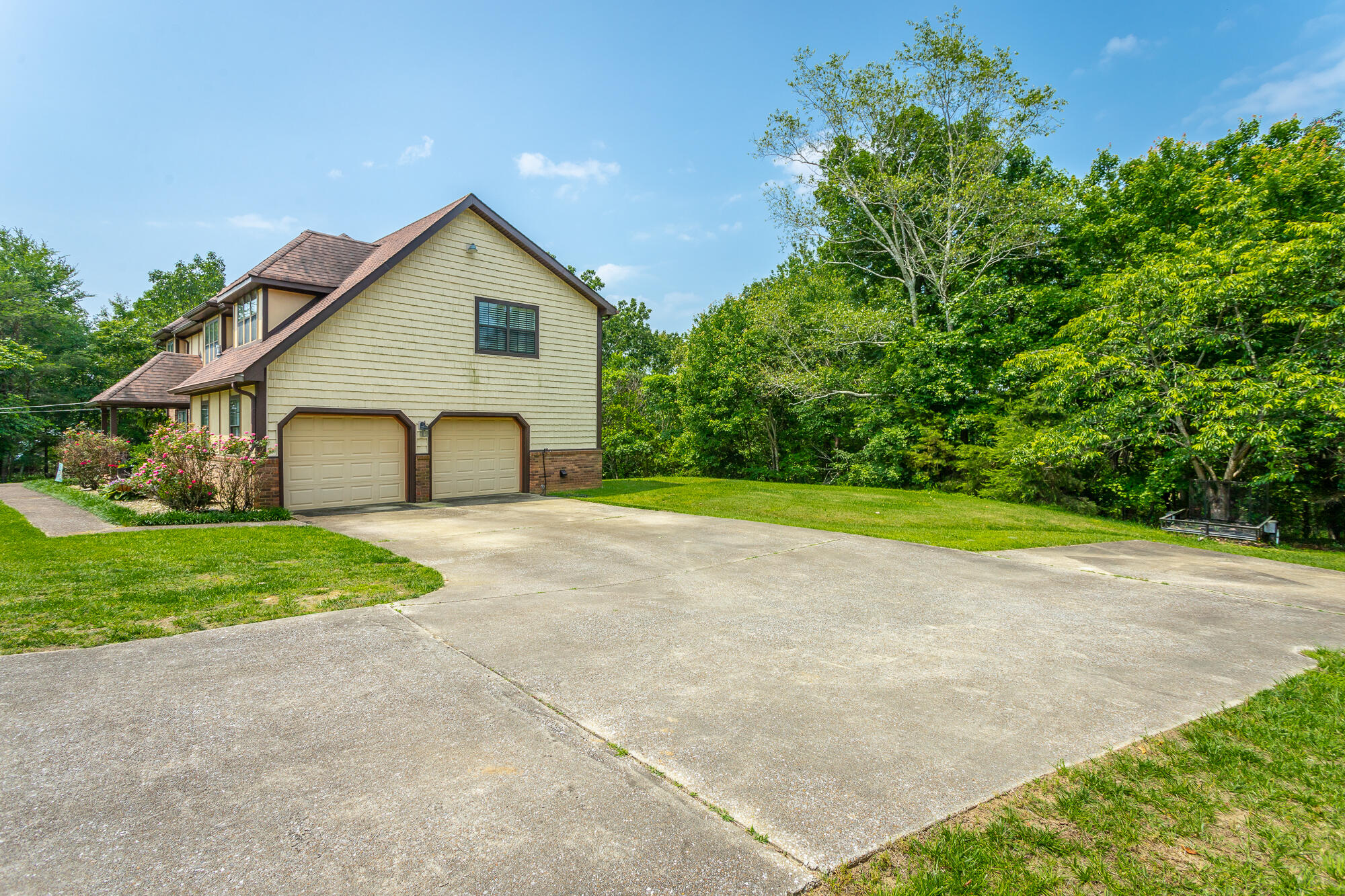 919 Rose Marie Court