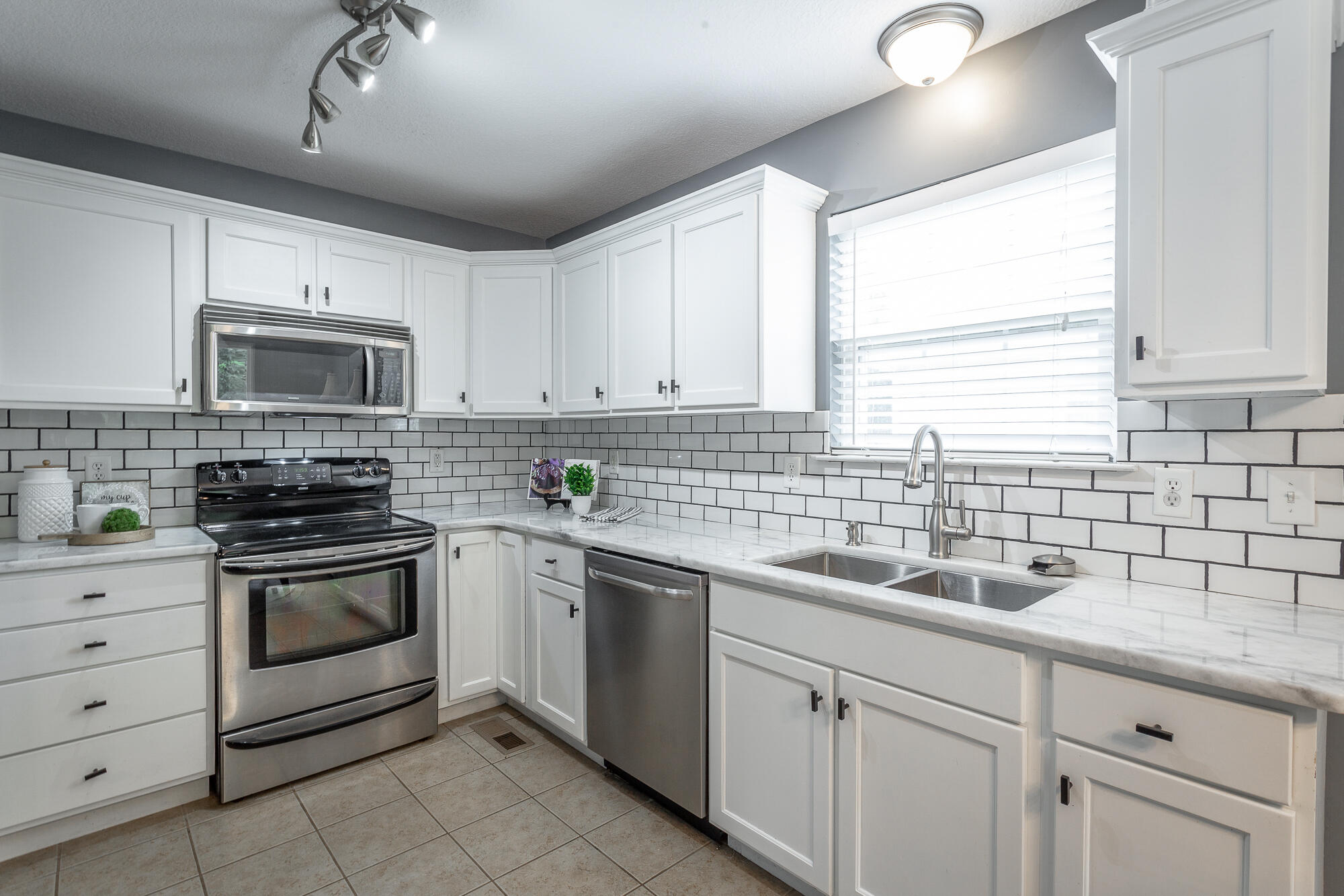 1836 Coffee Tree Lane