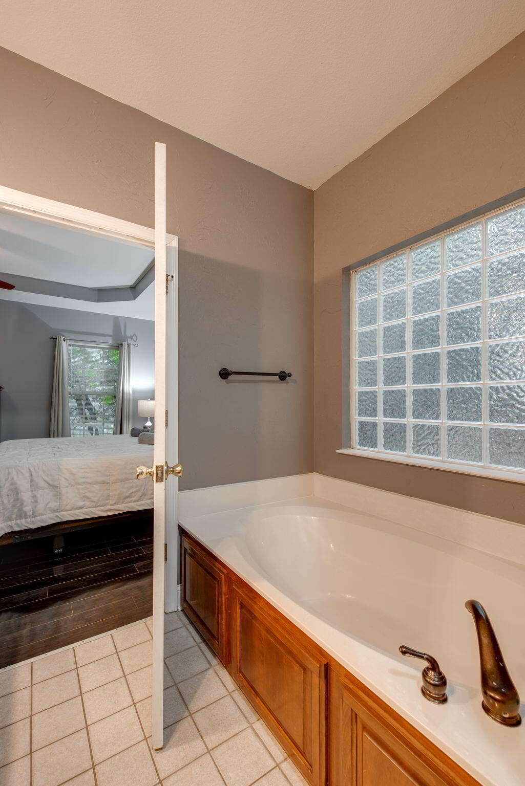 6506 Harbor View Drive