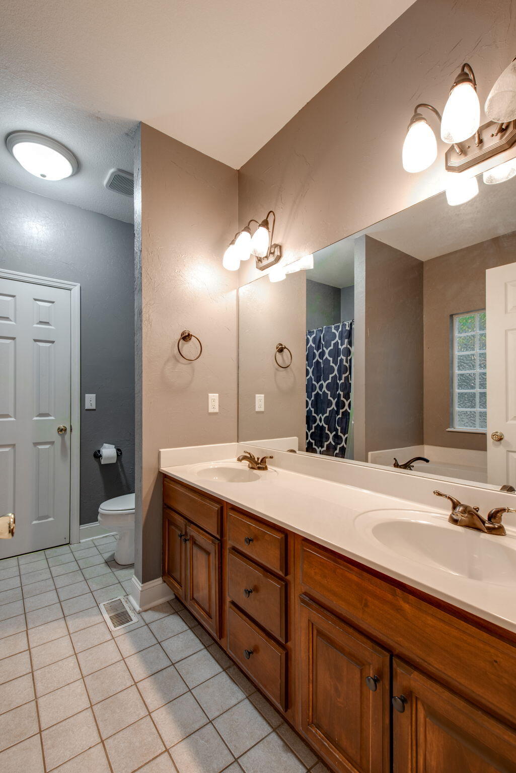 6506 Harbor View Drive