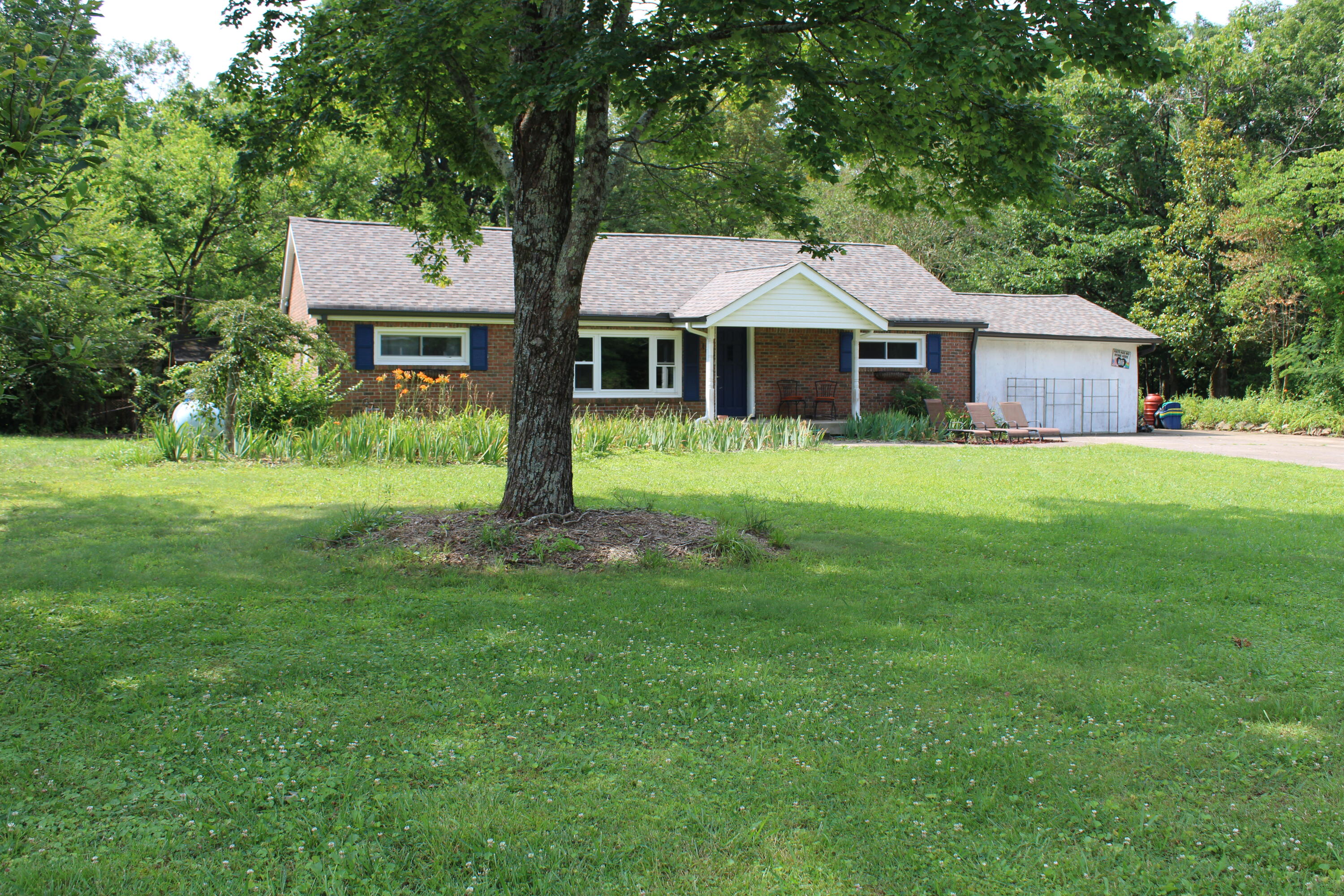 111 Bee Branch Boulevard