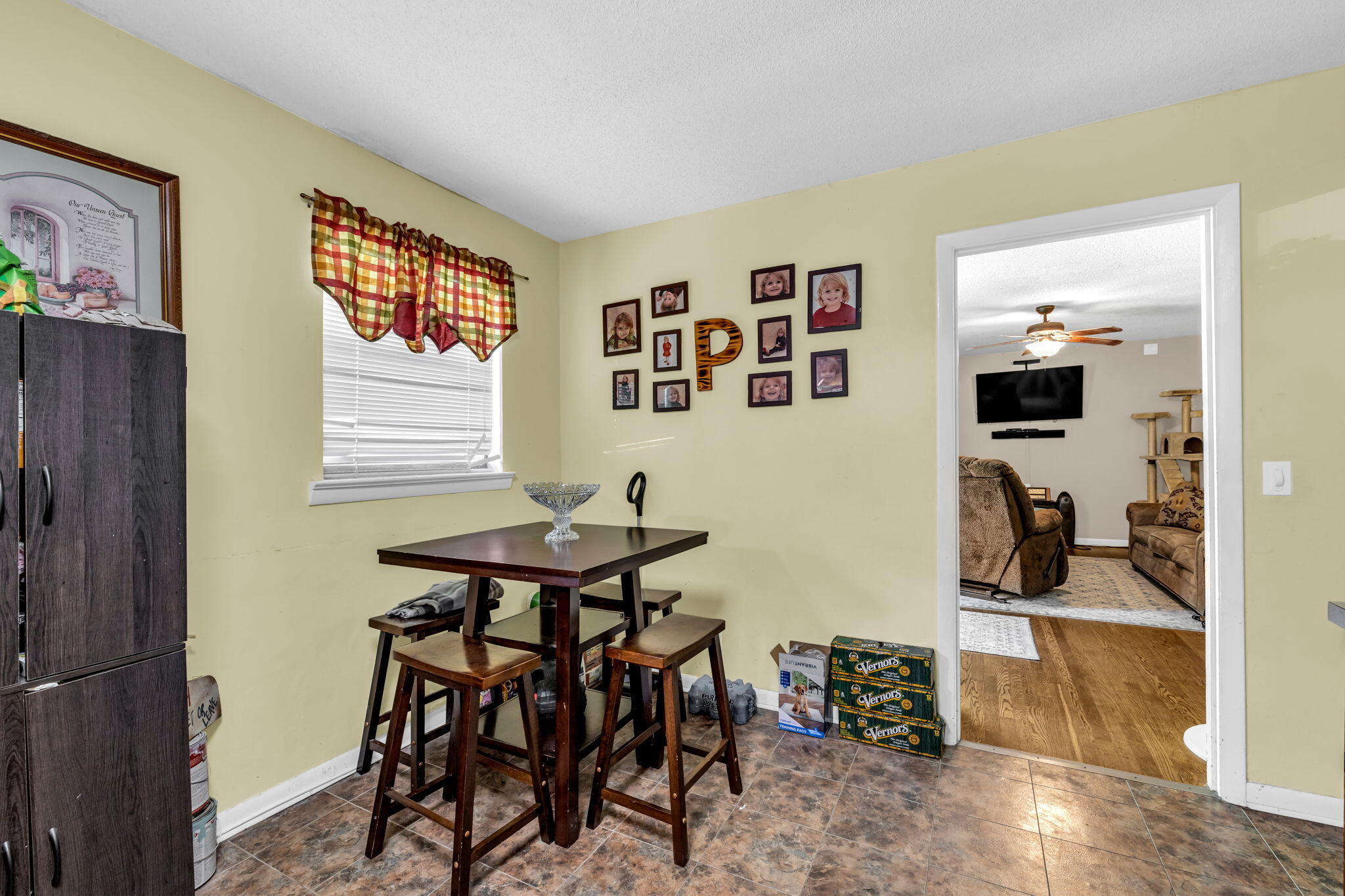6 W Wotring Street