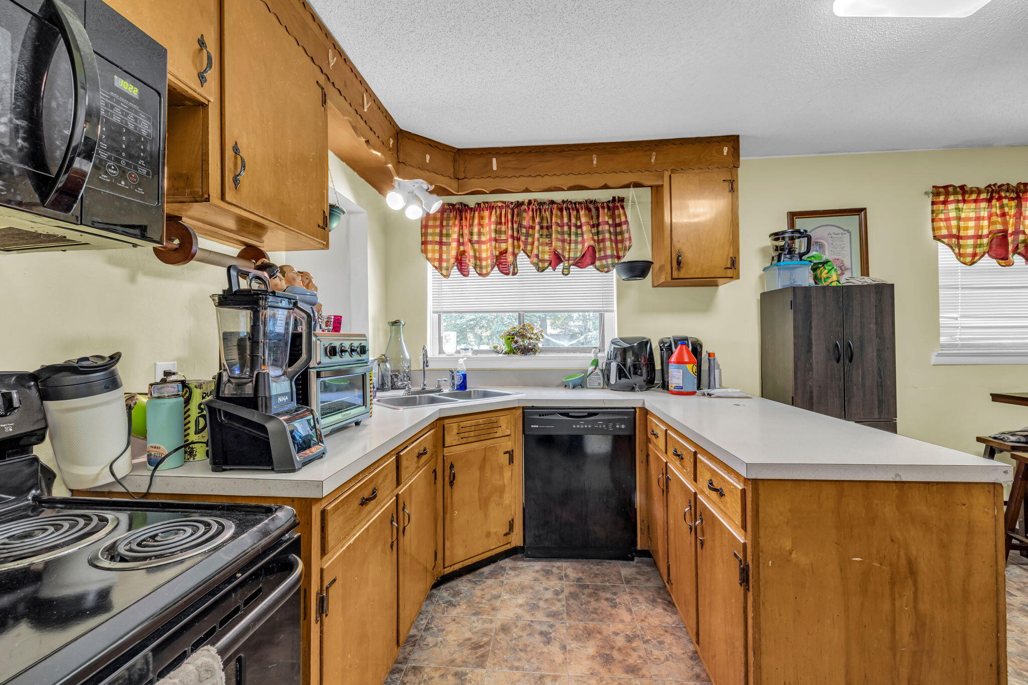 6 W Wotring Street