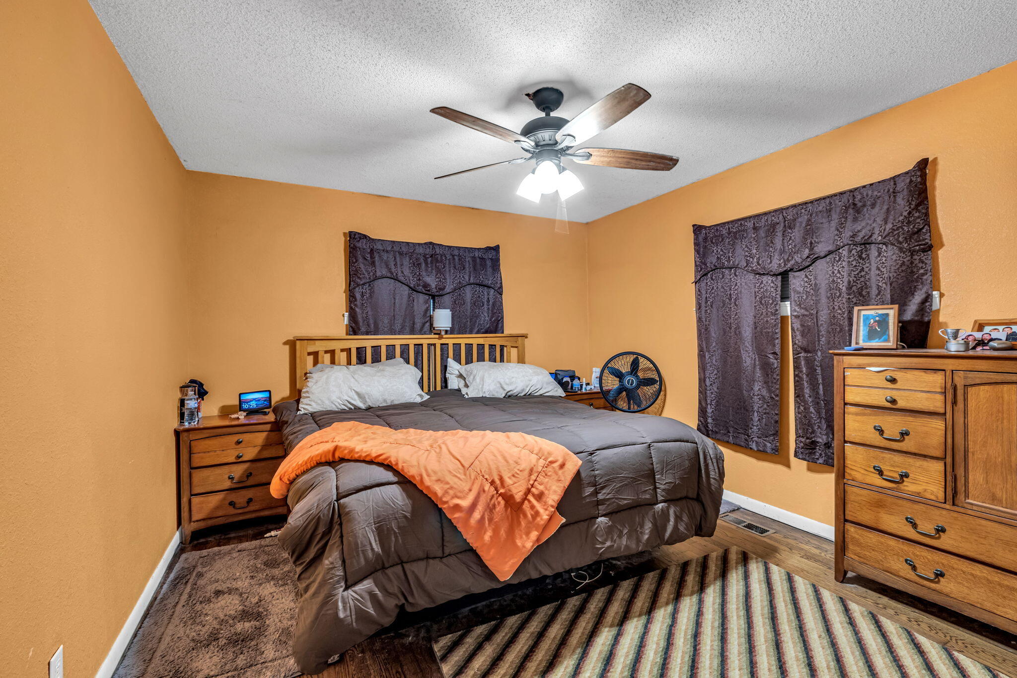 6 W Wotring Street