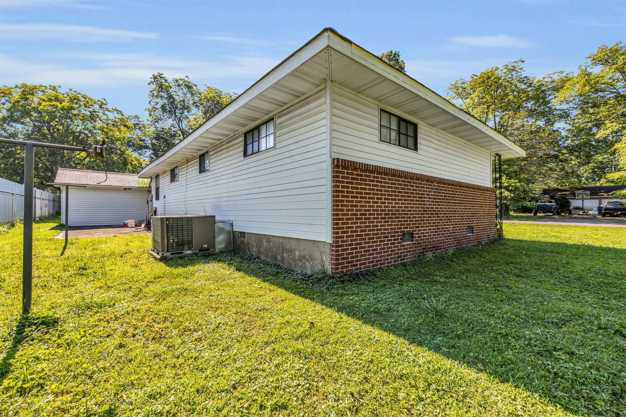 6 W Wotring Street
