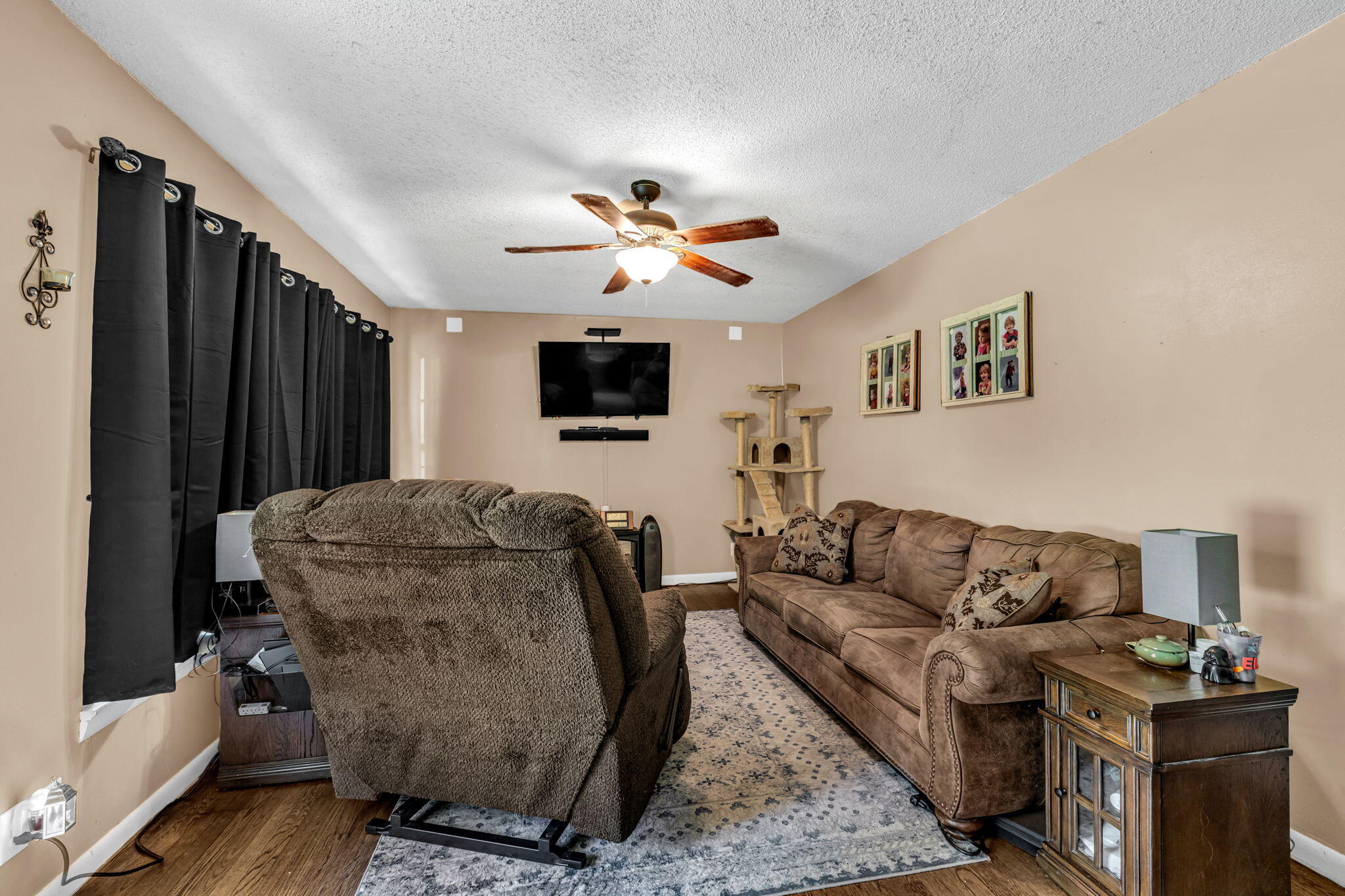 6 W Wotring Street