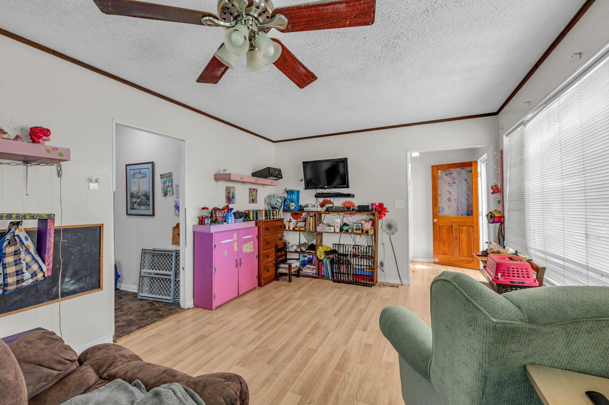 6 W Wotring Street