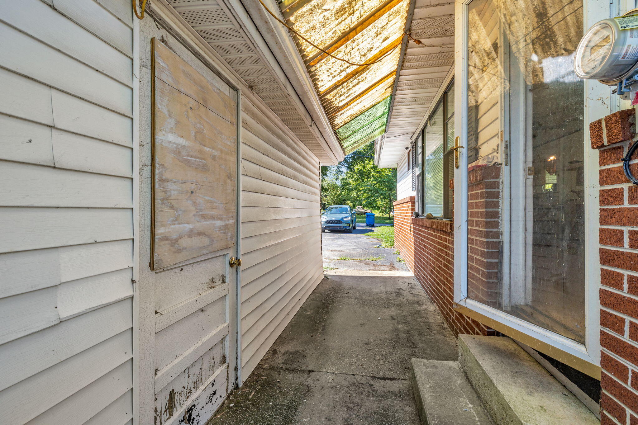 6 W Wotring Street