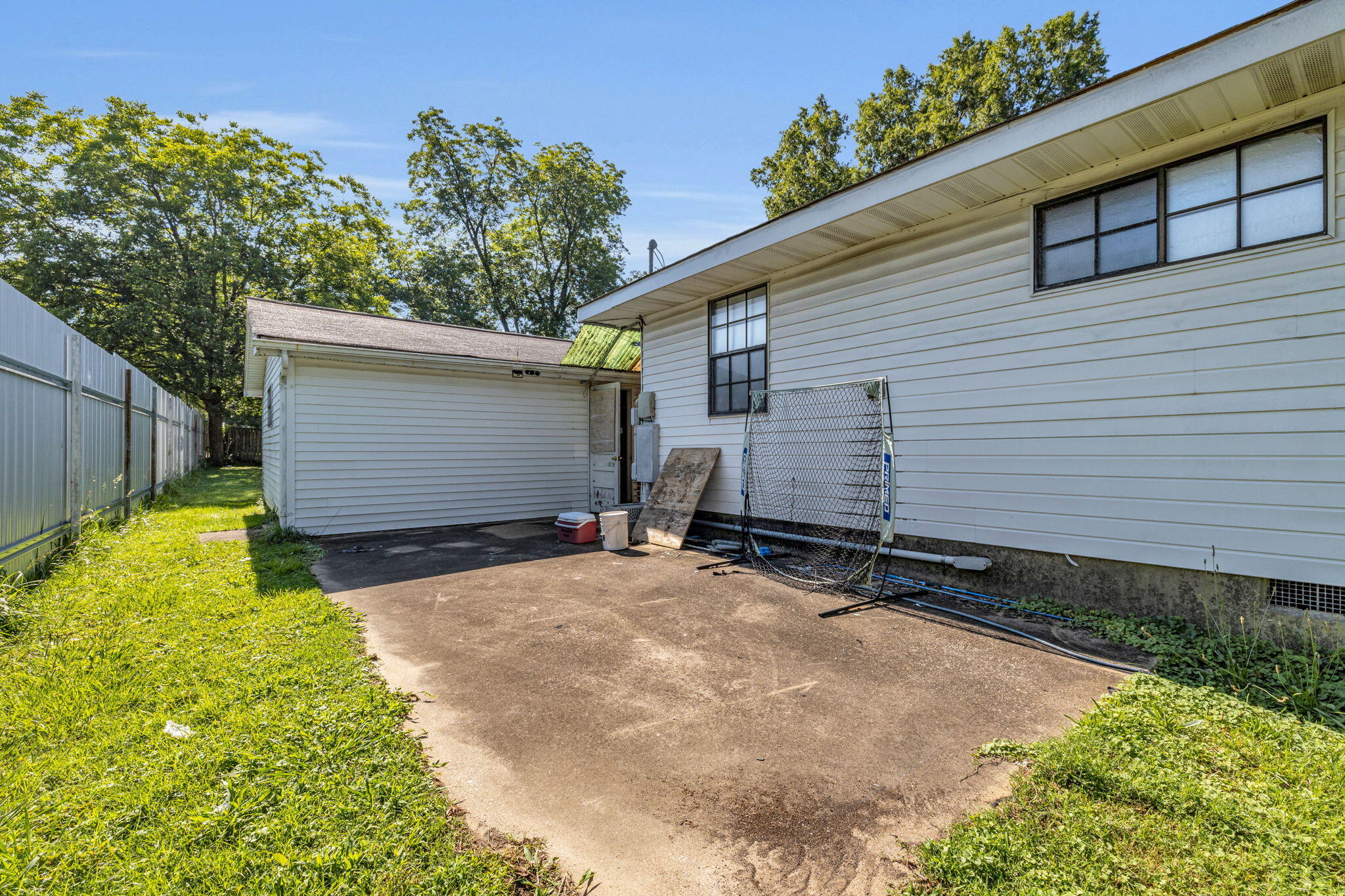 6 W Wotring Street