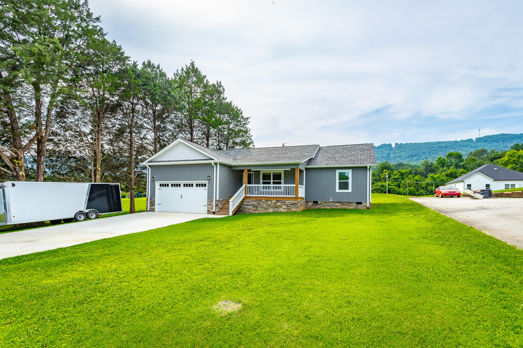123 Hill Circle