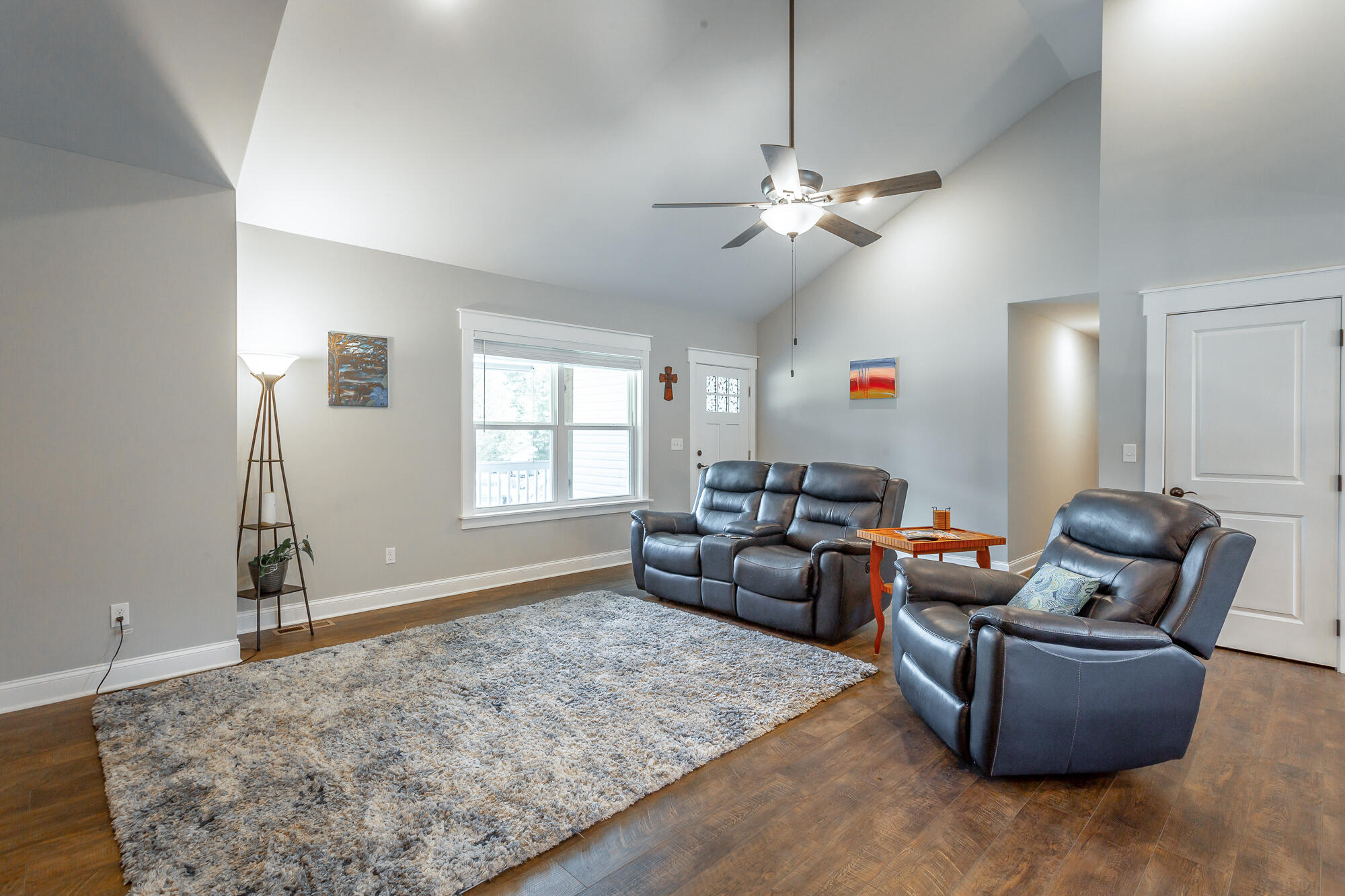 123 Hill Circle