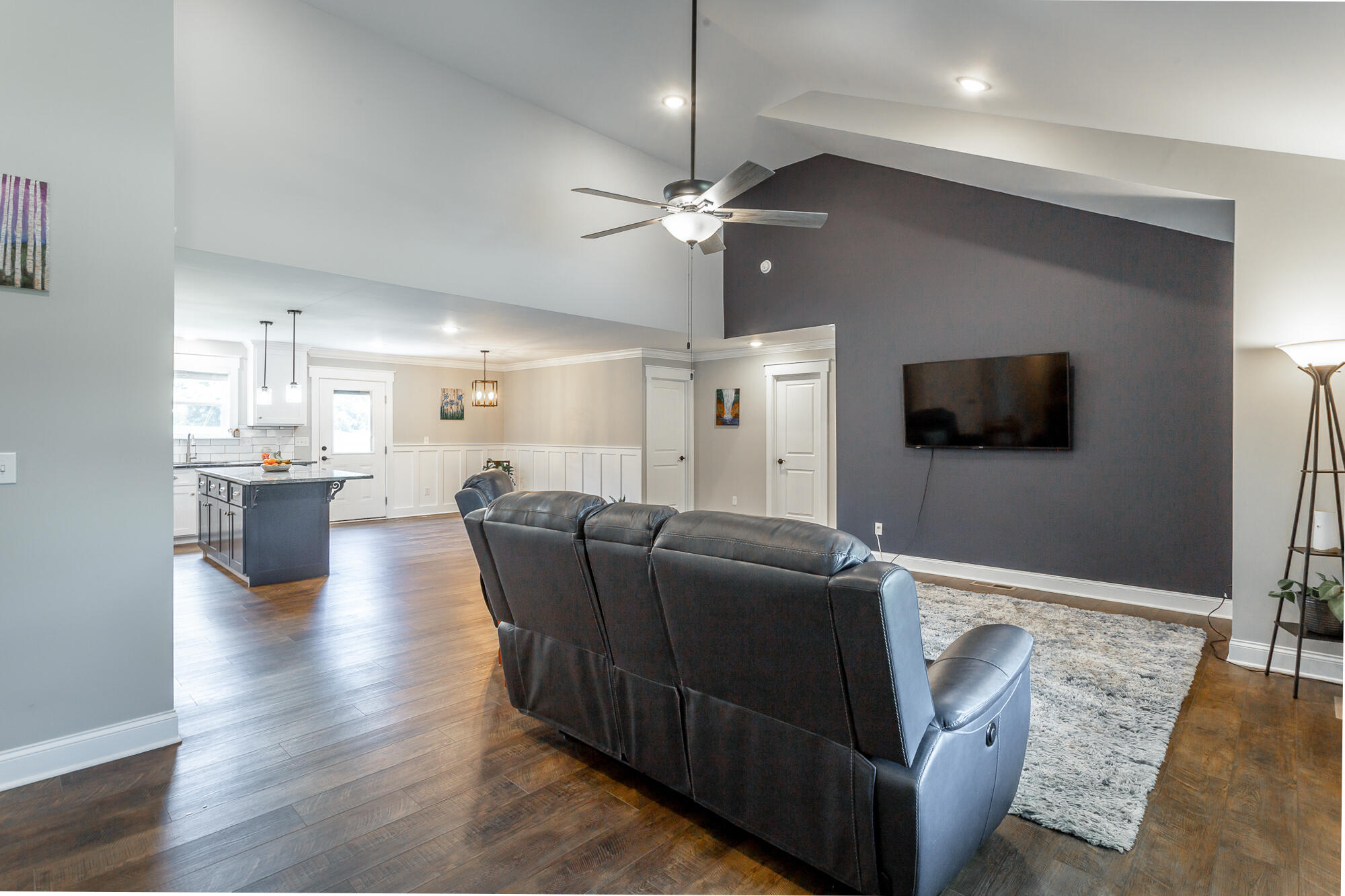 123 Hill Circle
