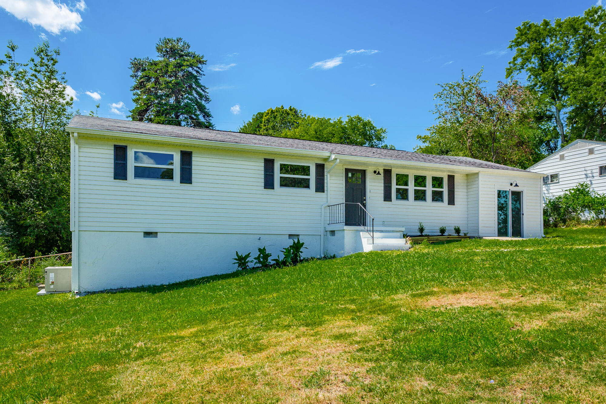 1609 Monterey Drive