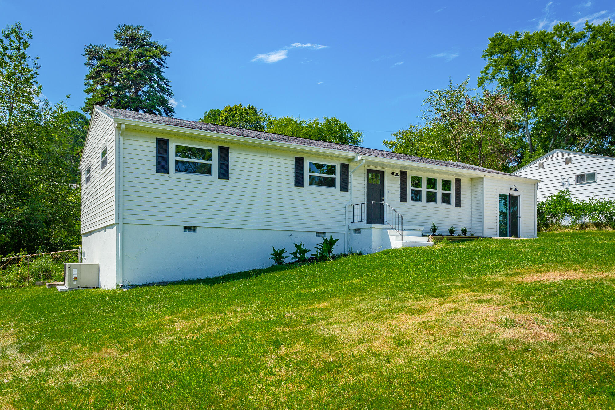 1609 Monterey Drive