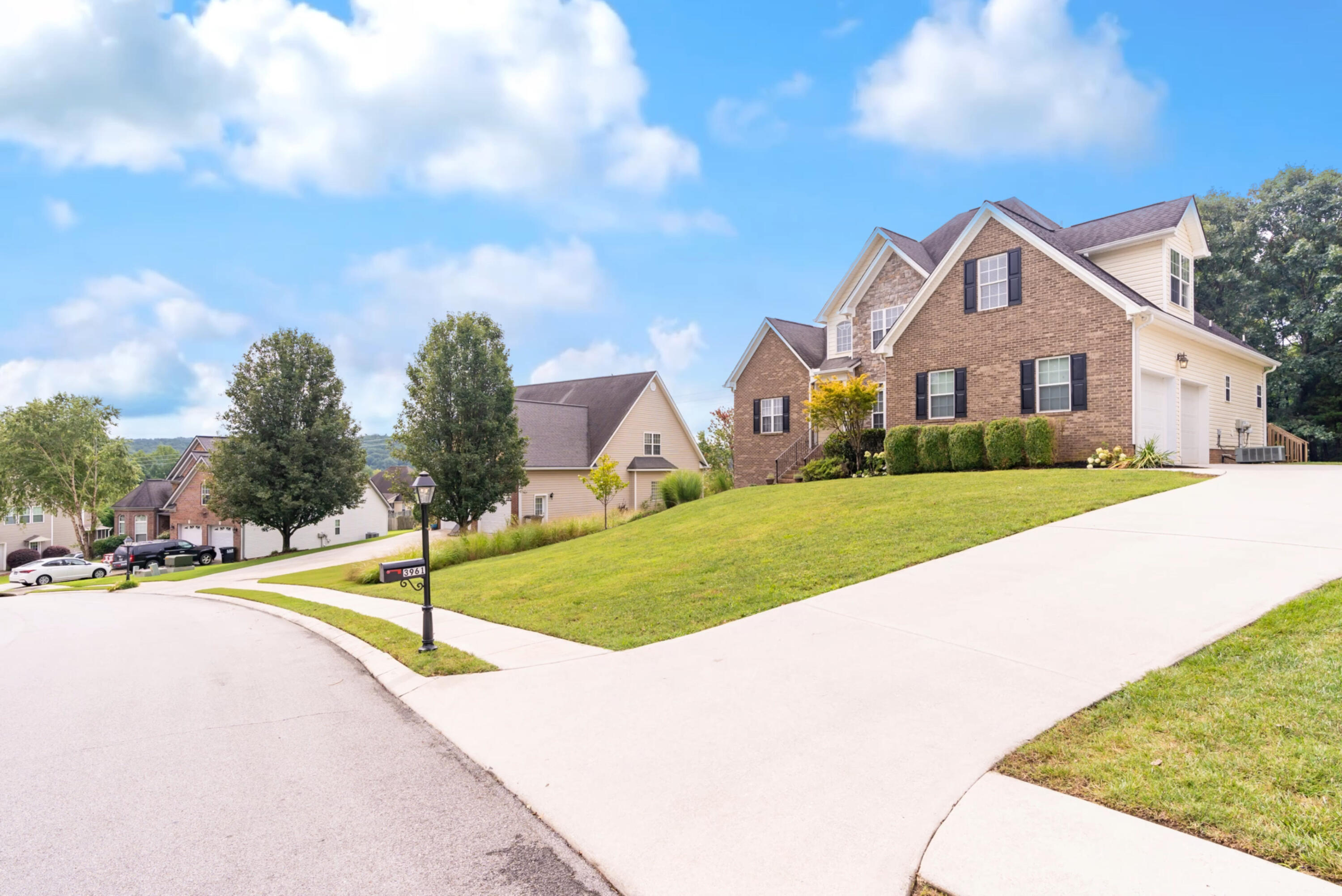 3961 Bentwood Cove Drive