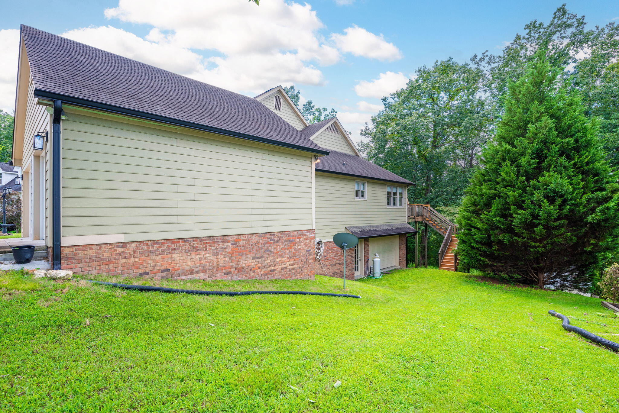 11 Hickory Ridge Trail