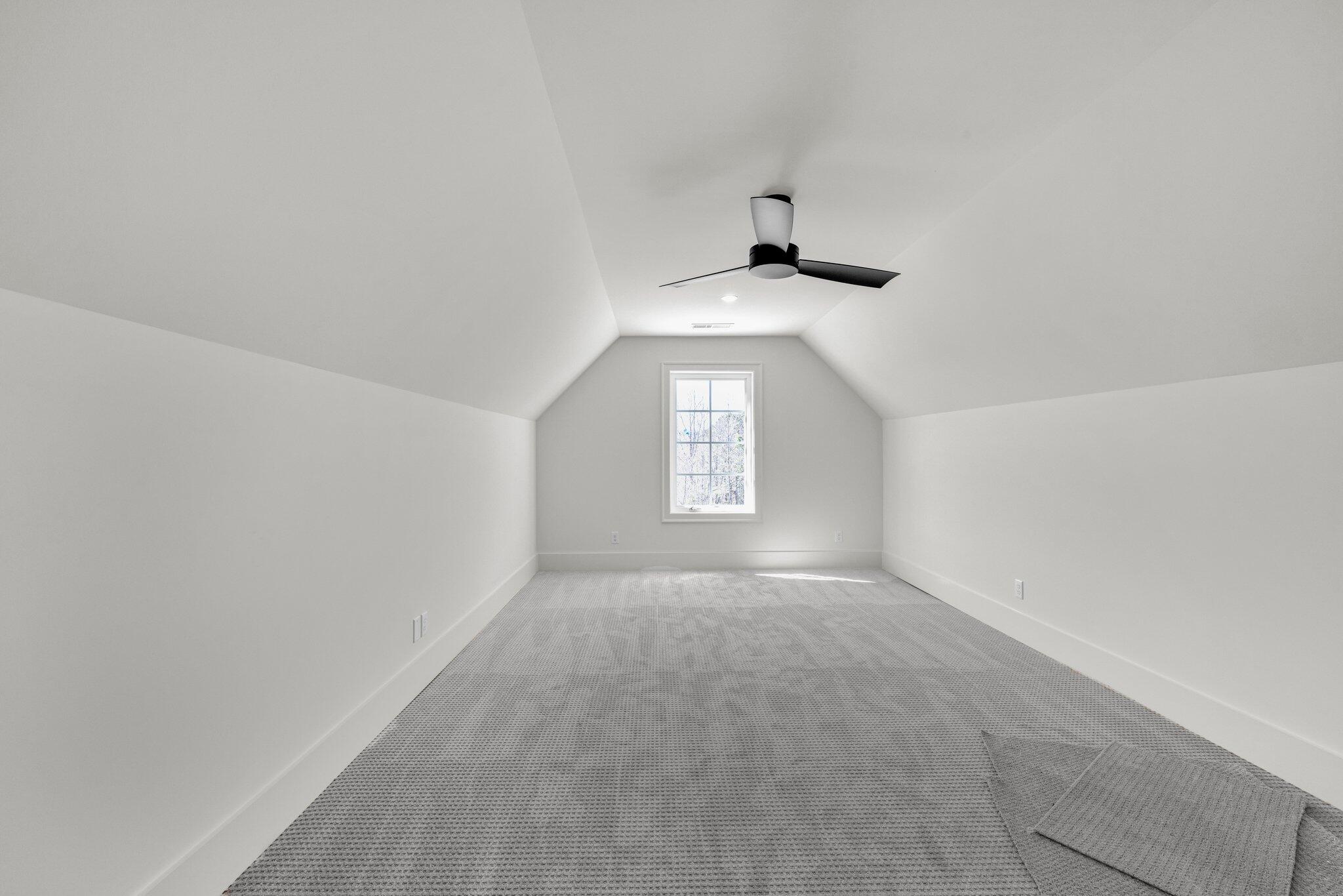 1238 London Woods Way, 37