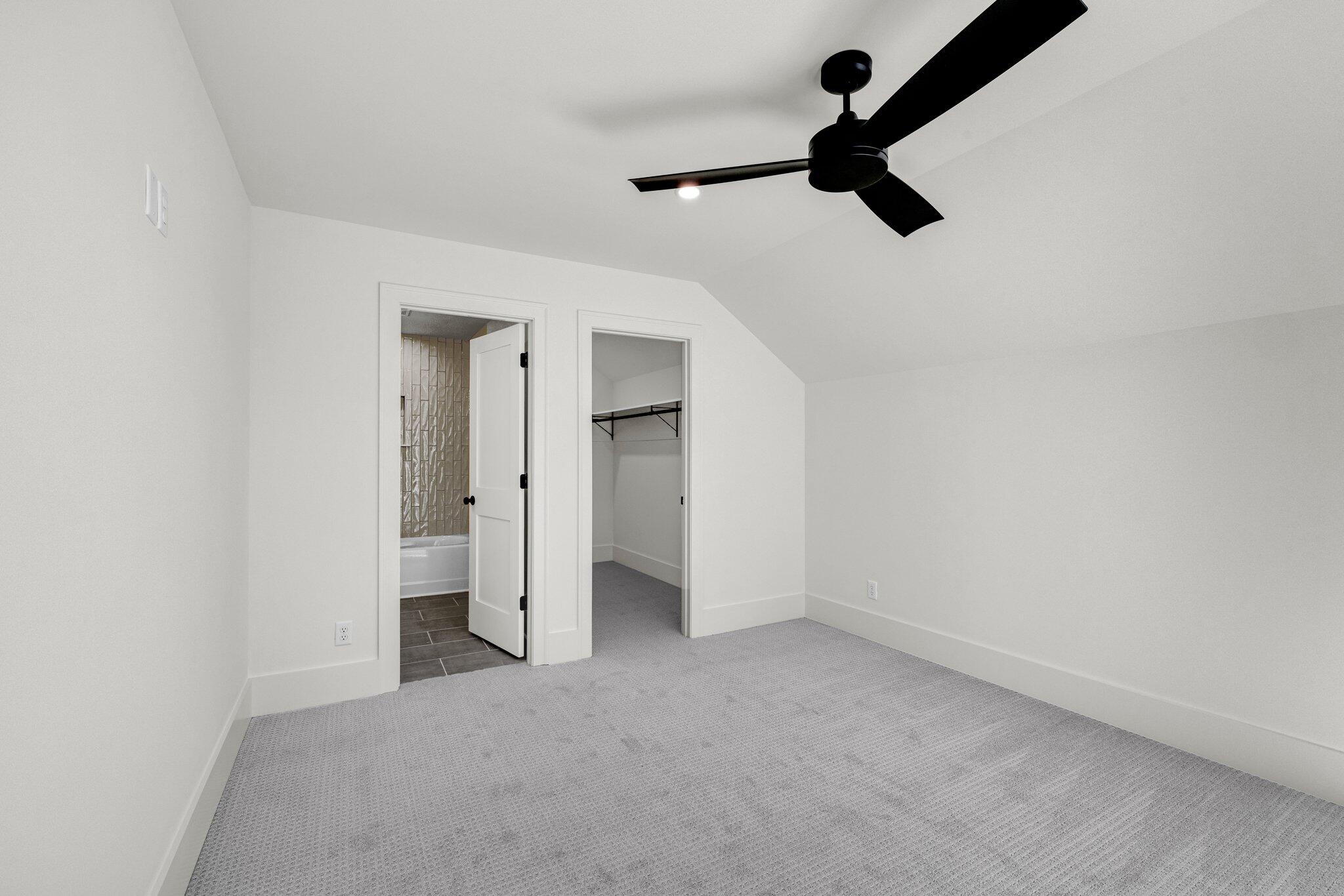 1238 London Woods Way, 37