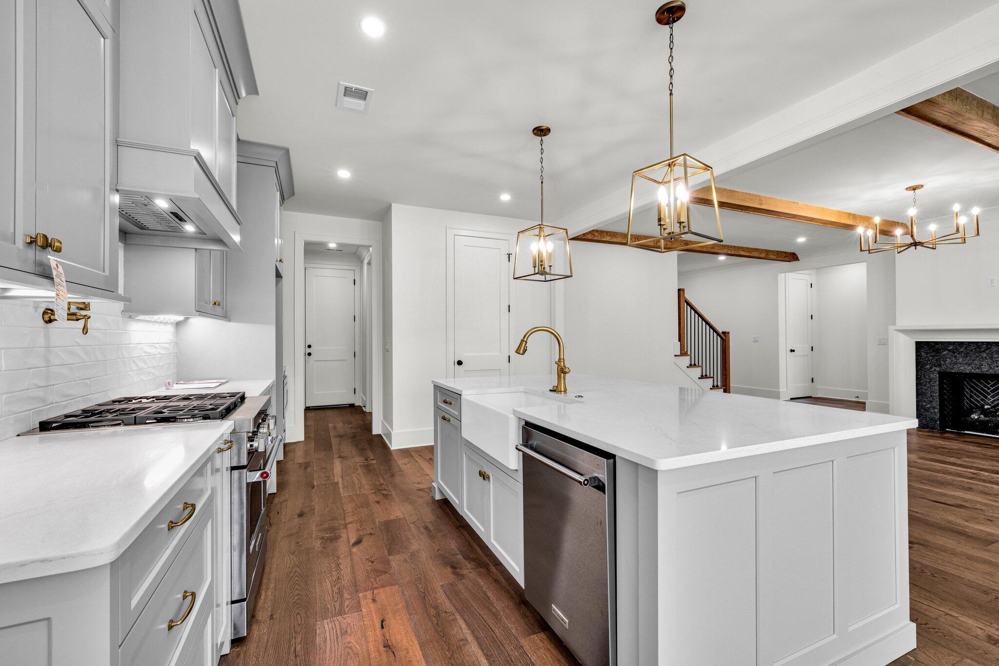 1238 London Woods Way, 37