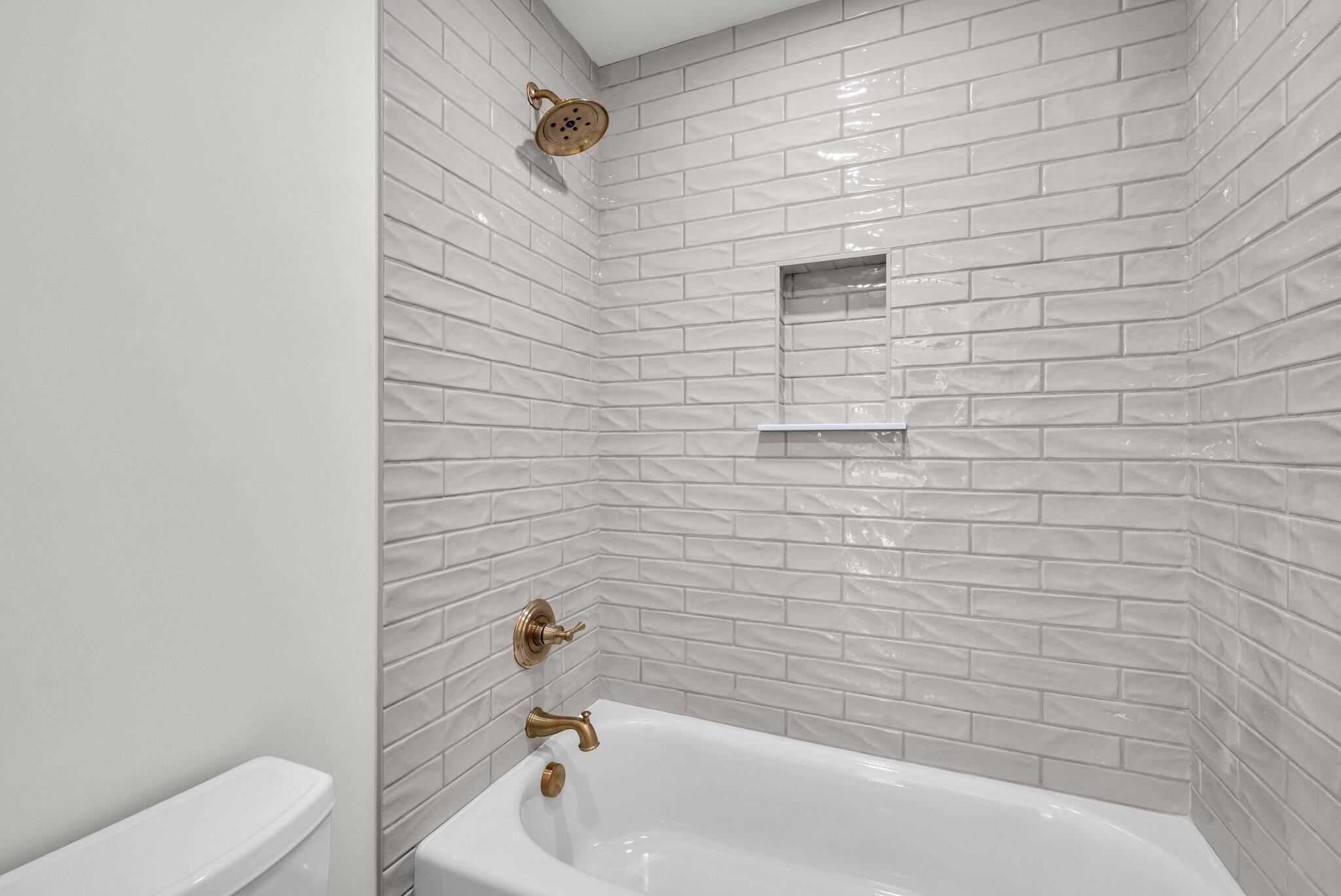 1238 London Woods Way, 37