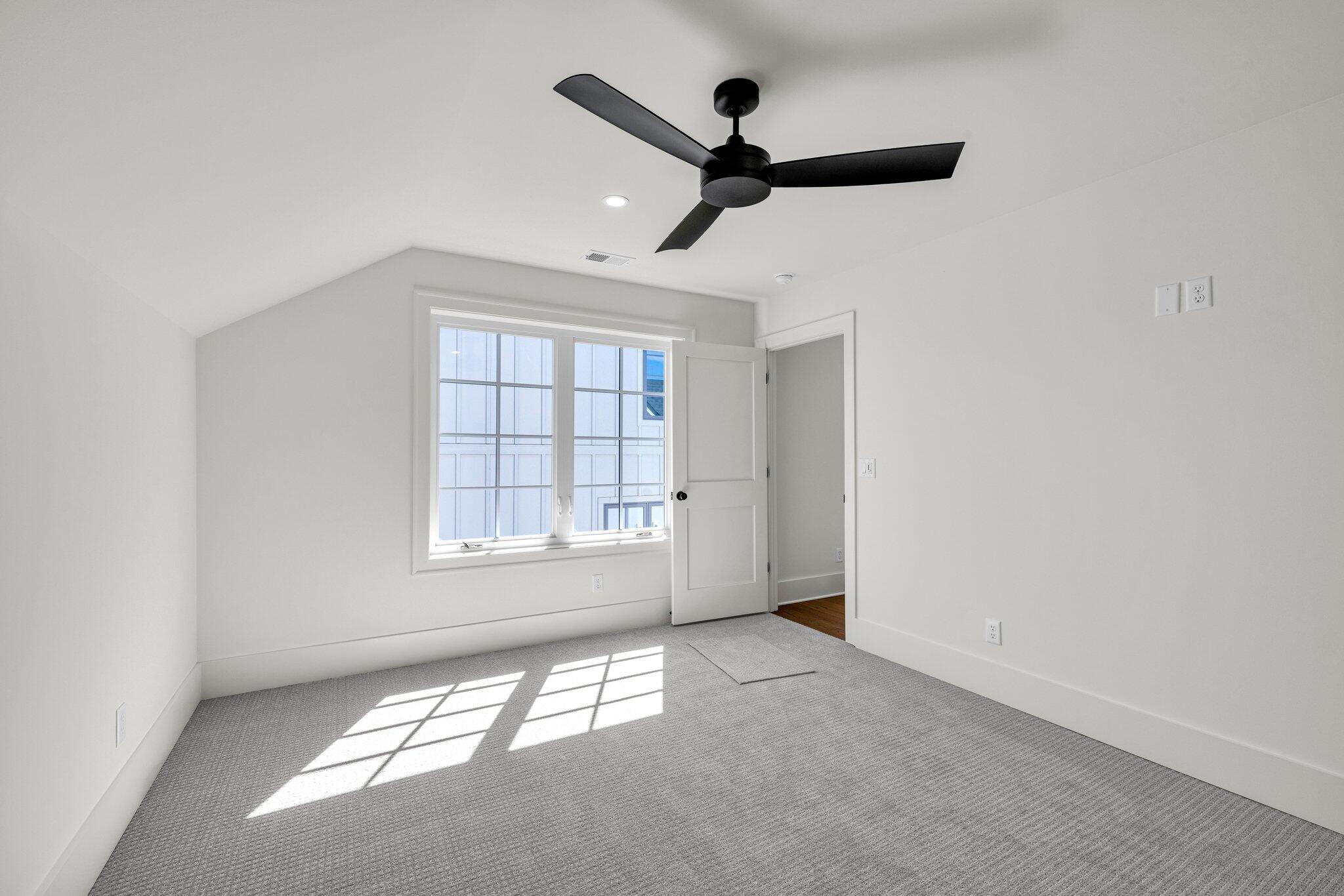 1238 London Woods Way, 37