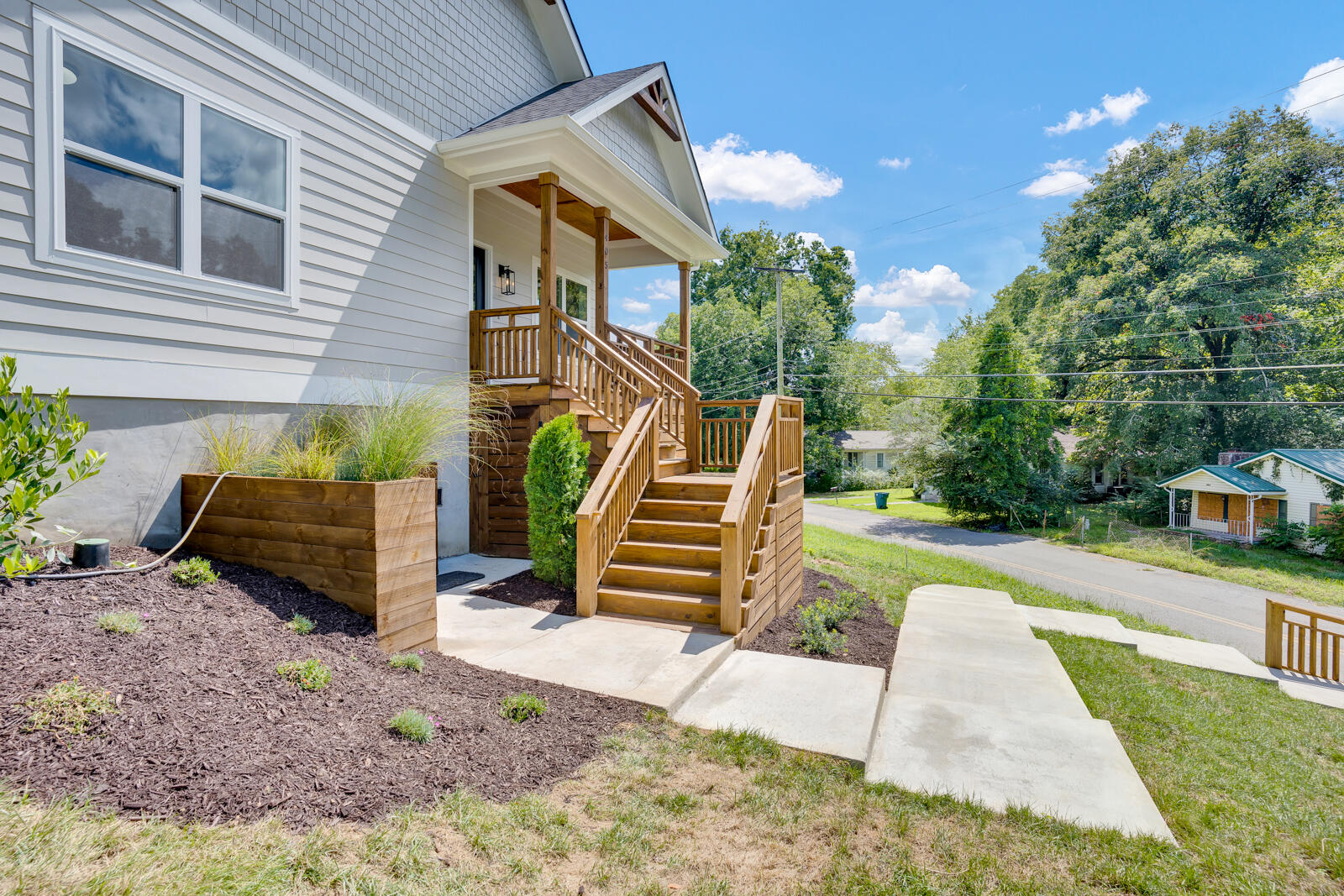 405 Hedgewood Drive