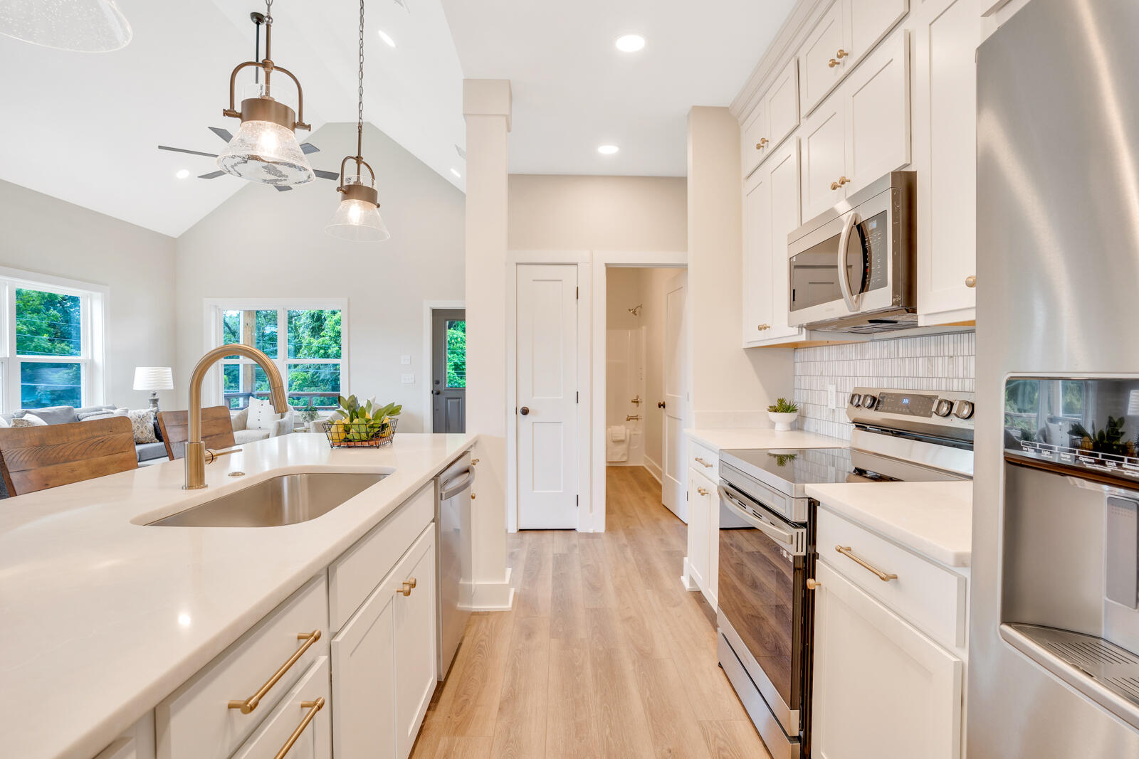 405 Hedgewood Drive