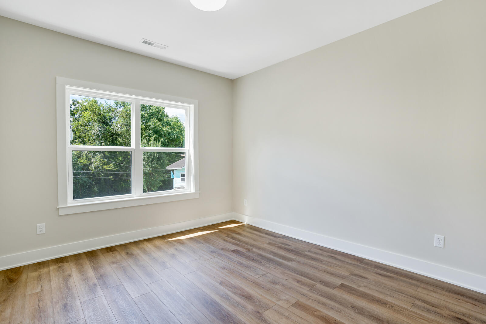 405 Hedgewood Drive