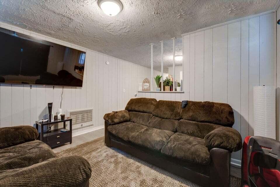 700 N Highland Park Avenue