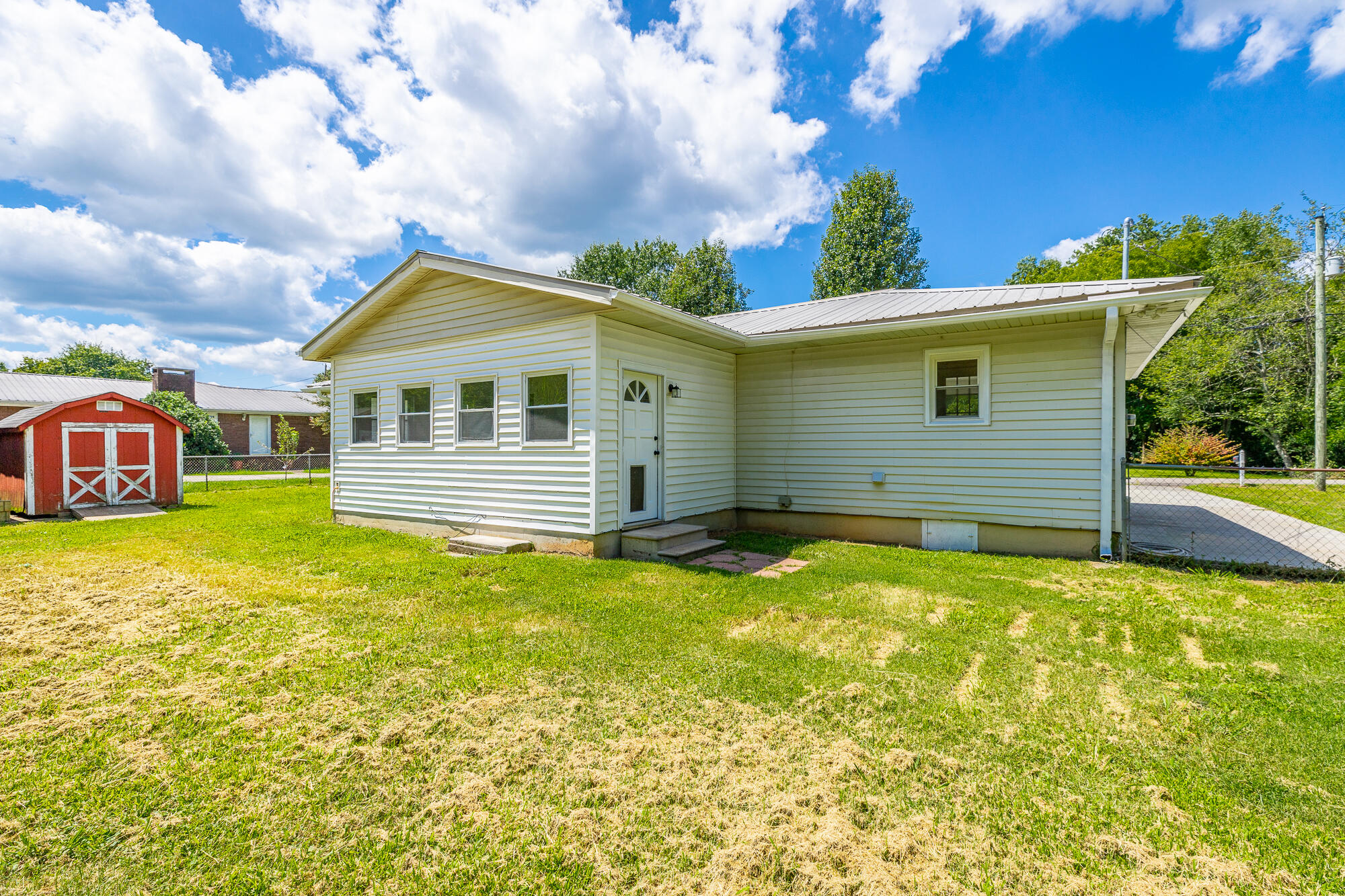 1305 SW Blount Avenue