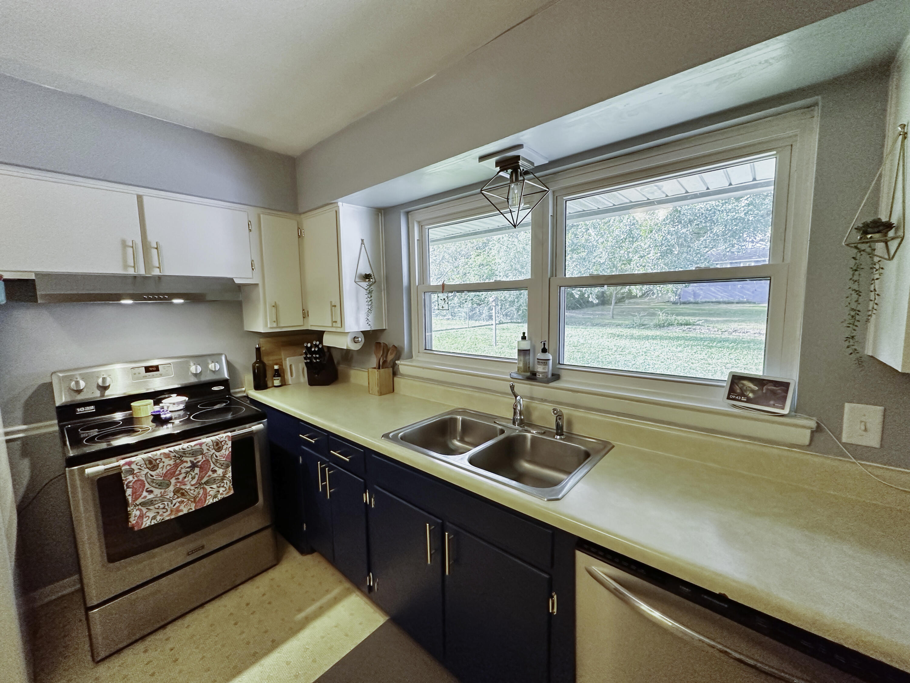4708 Fairwood Lane