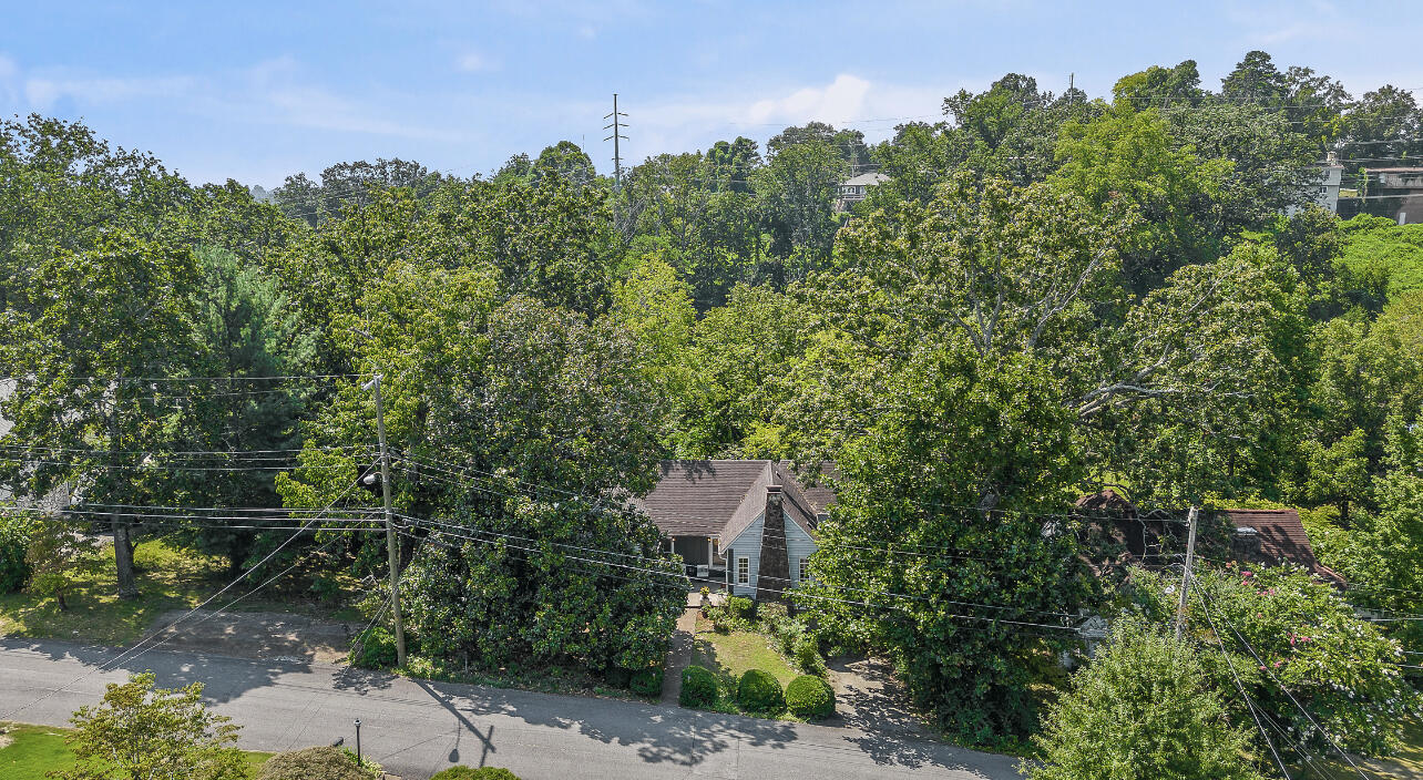 3302 Alta Vista Drive