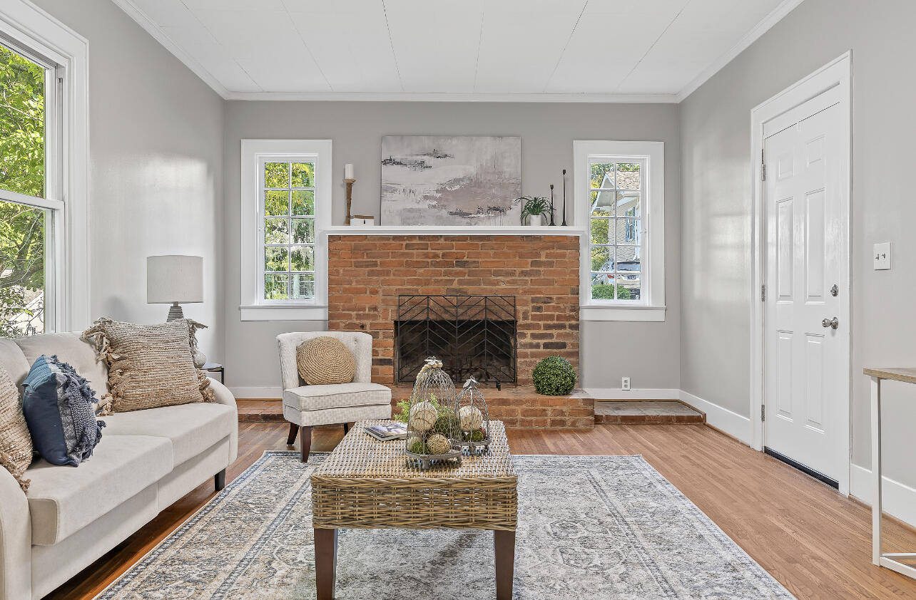 3302 Alta Vista Drive