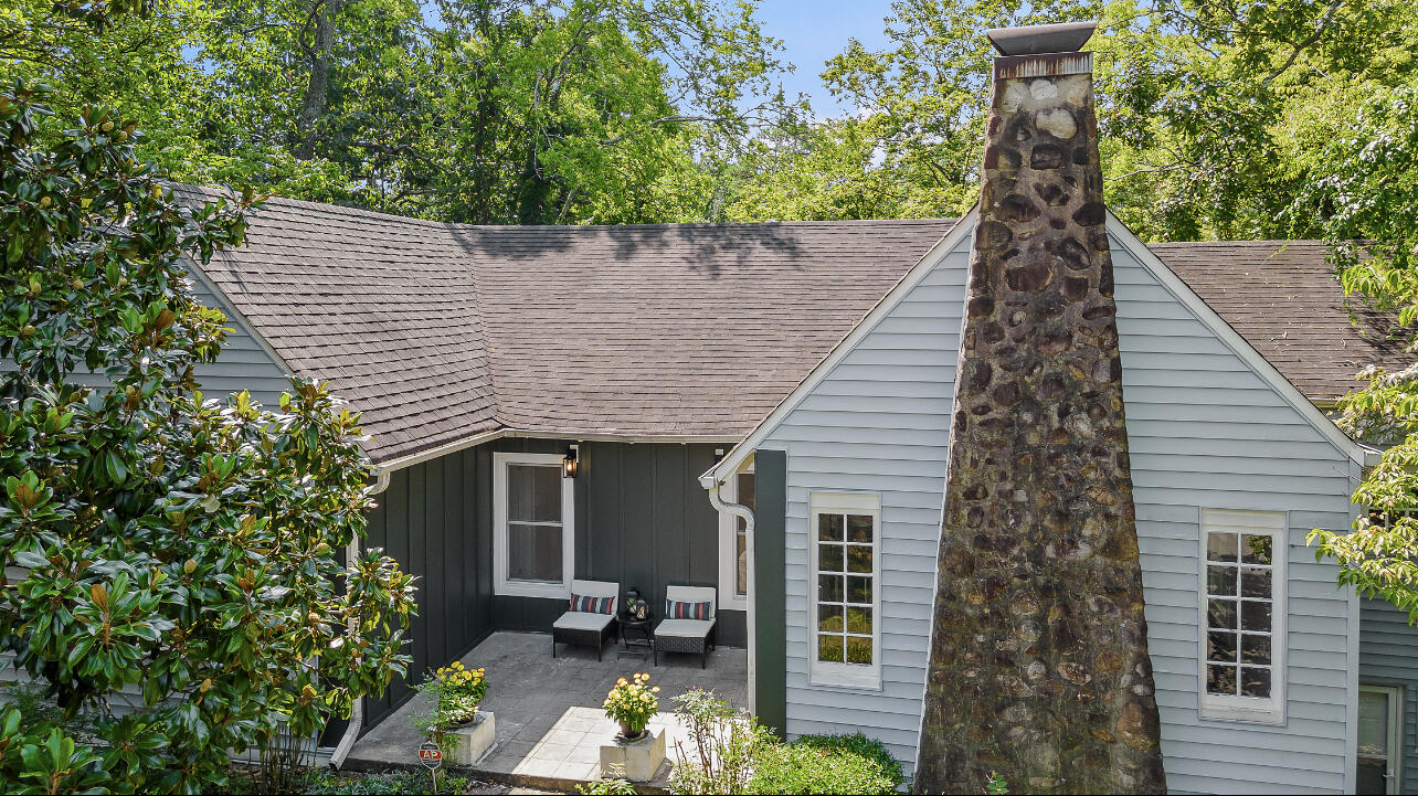 3302 Alta Vista Drive