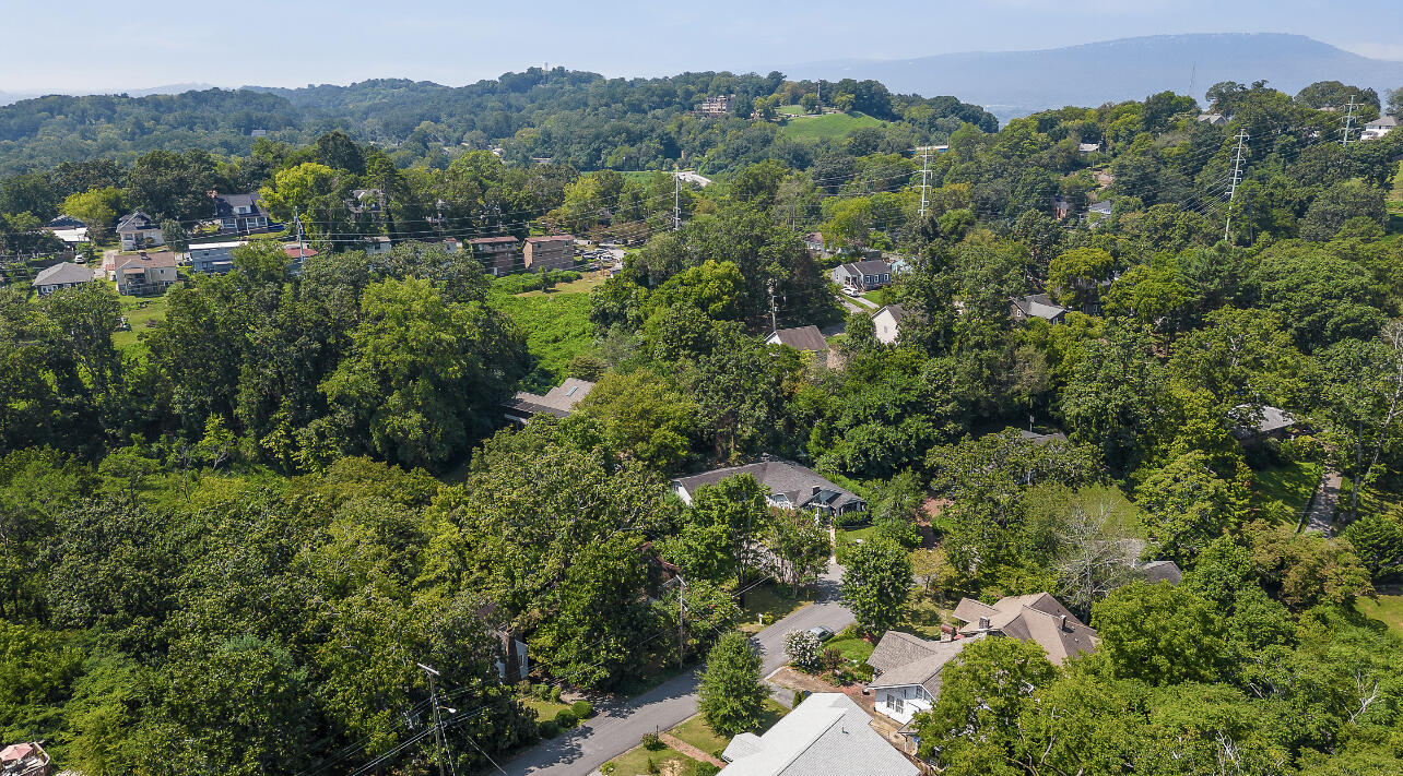3302 Alta Vista Drive