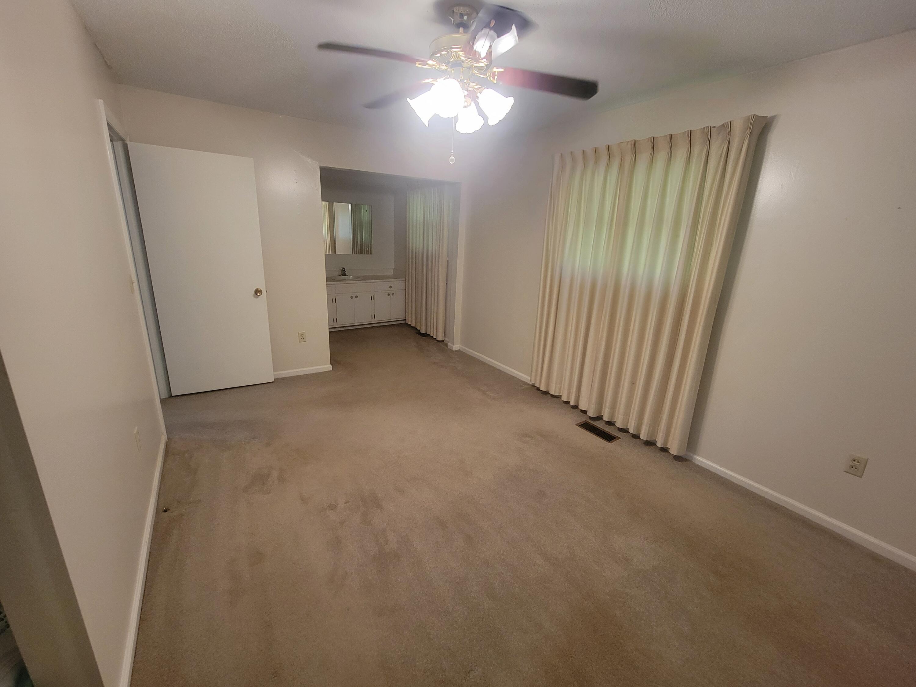 5915 Hillcrest Drive