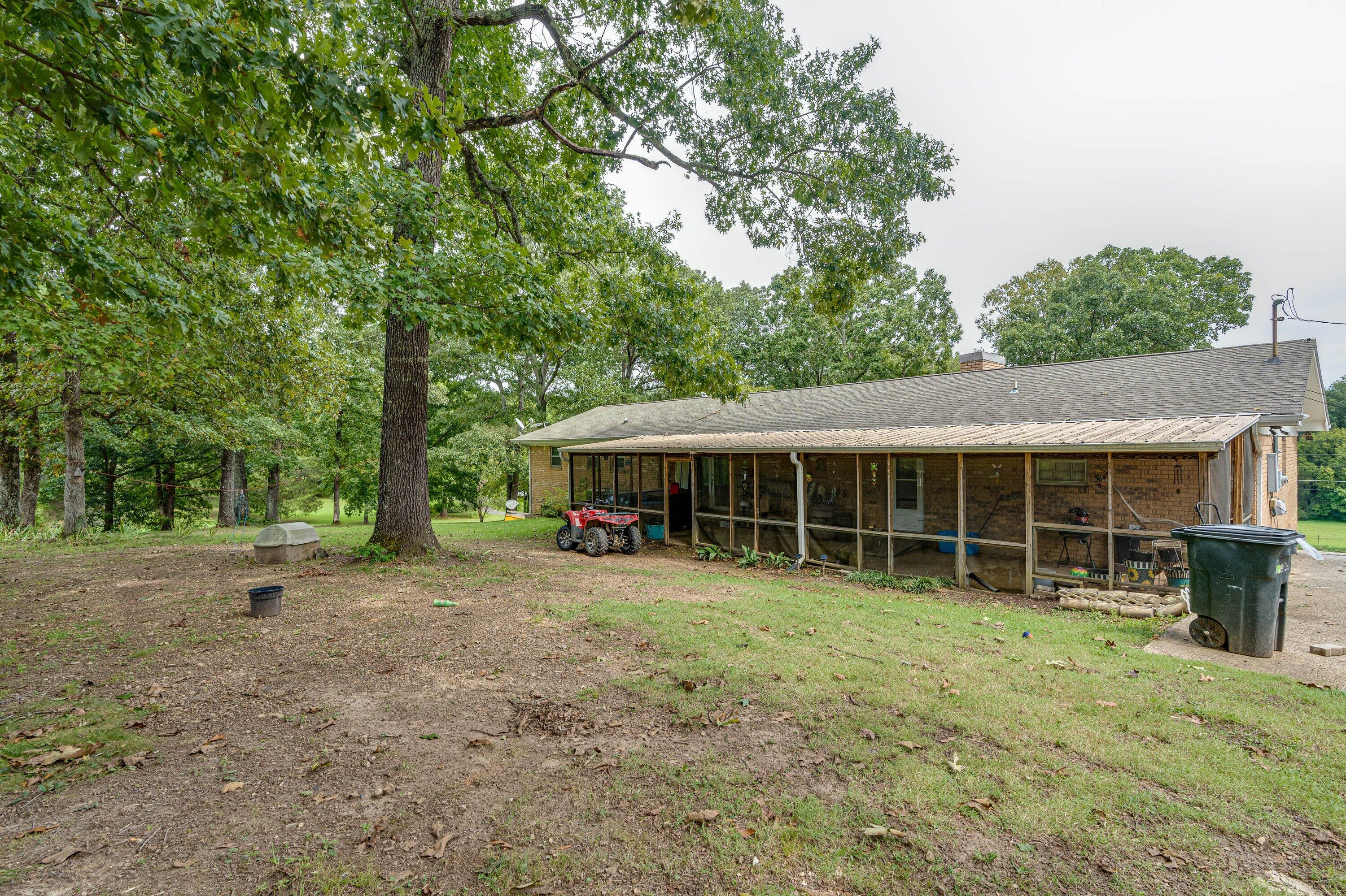 9003 Leamon Road Road, Farm